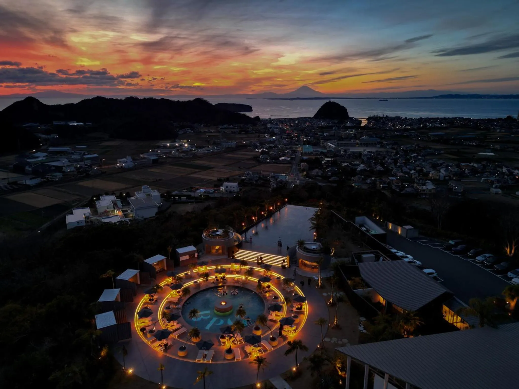 Property building in BOTANICAL POOL CLUB