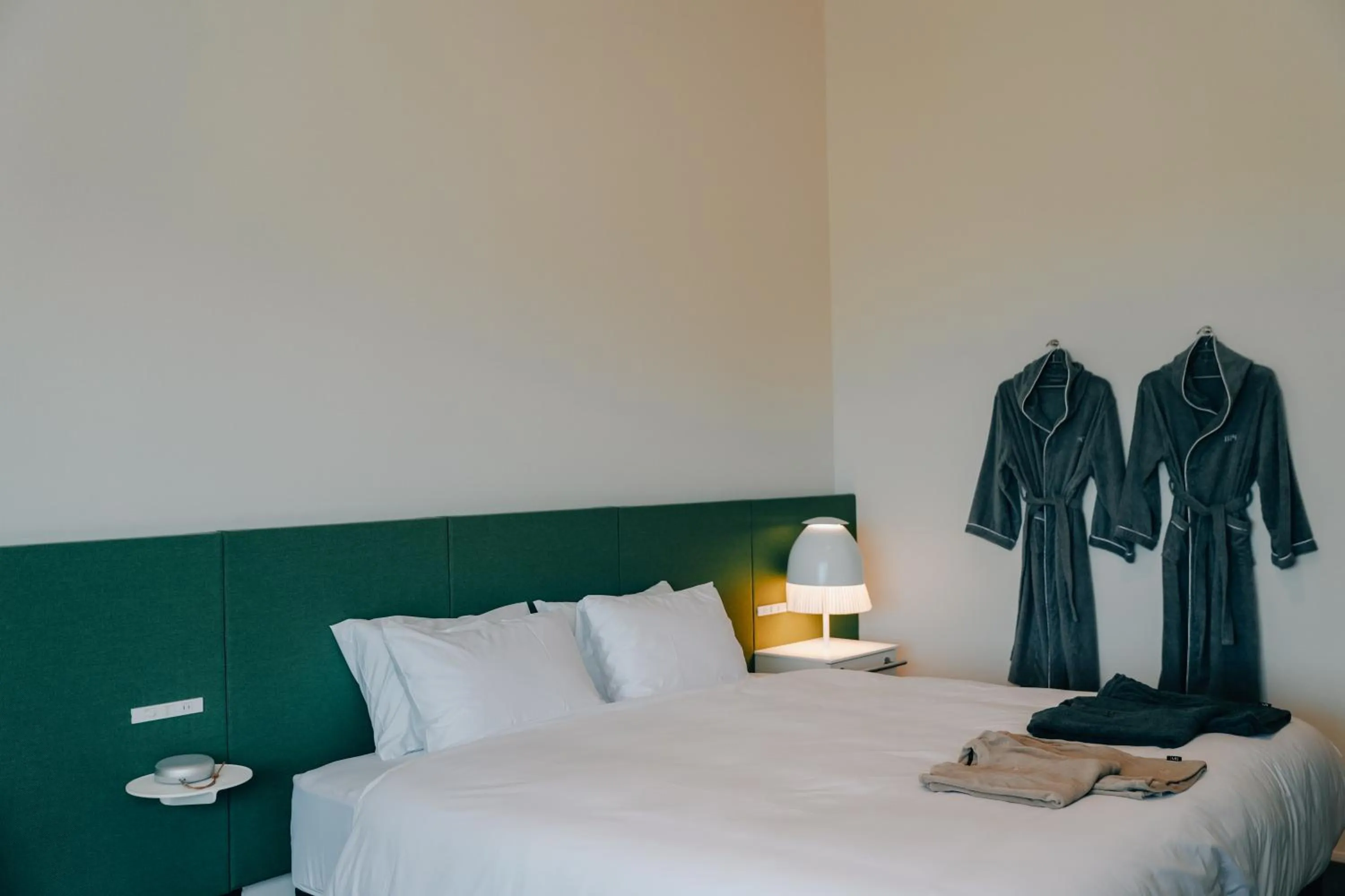 Bed in BOTANICAL POOL CLUB