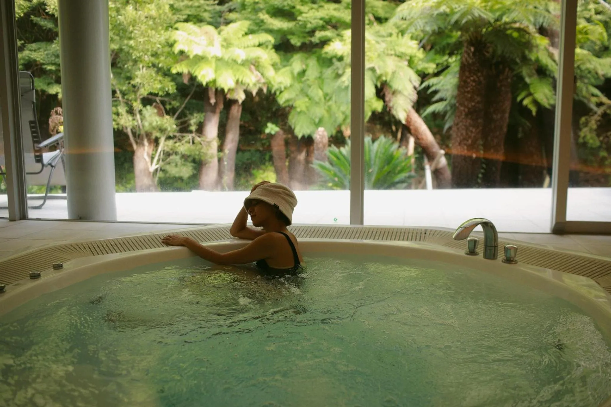 Hot Tub in BOTANICAL POOL CLUB