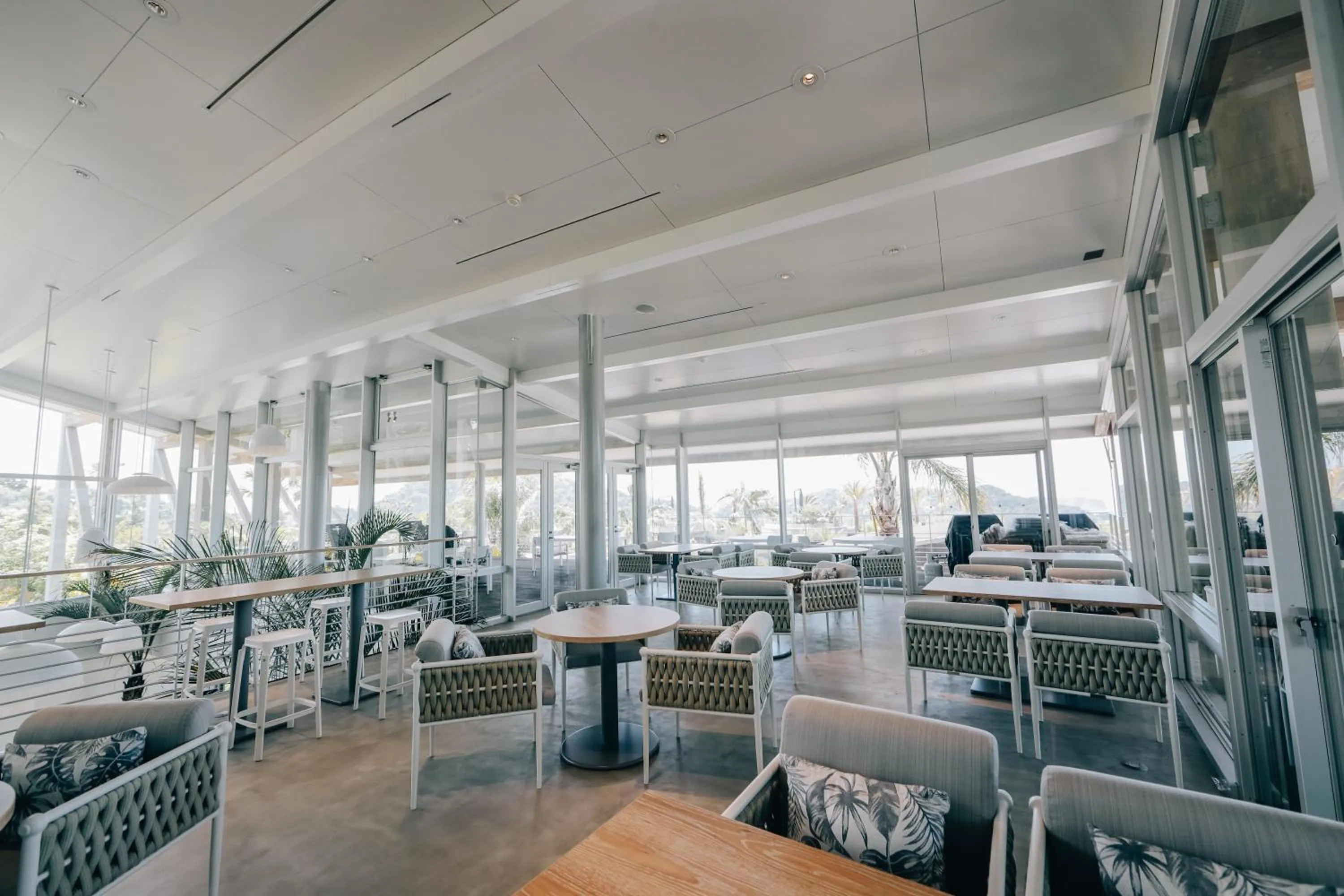 Restaurant/places to eat in BOTANICAL POOL CLUB