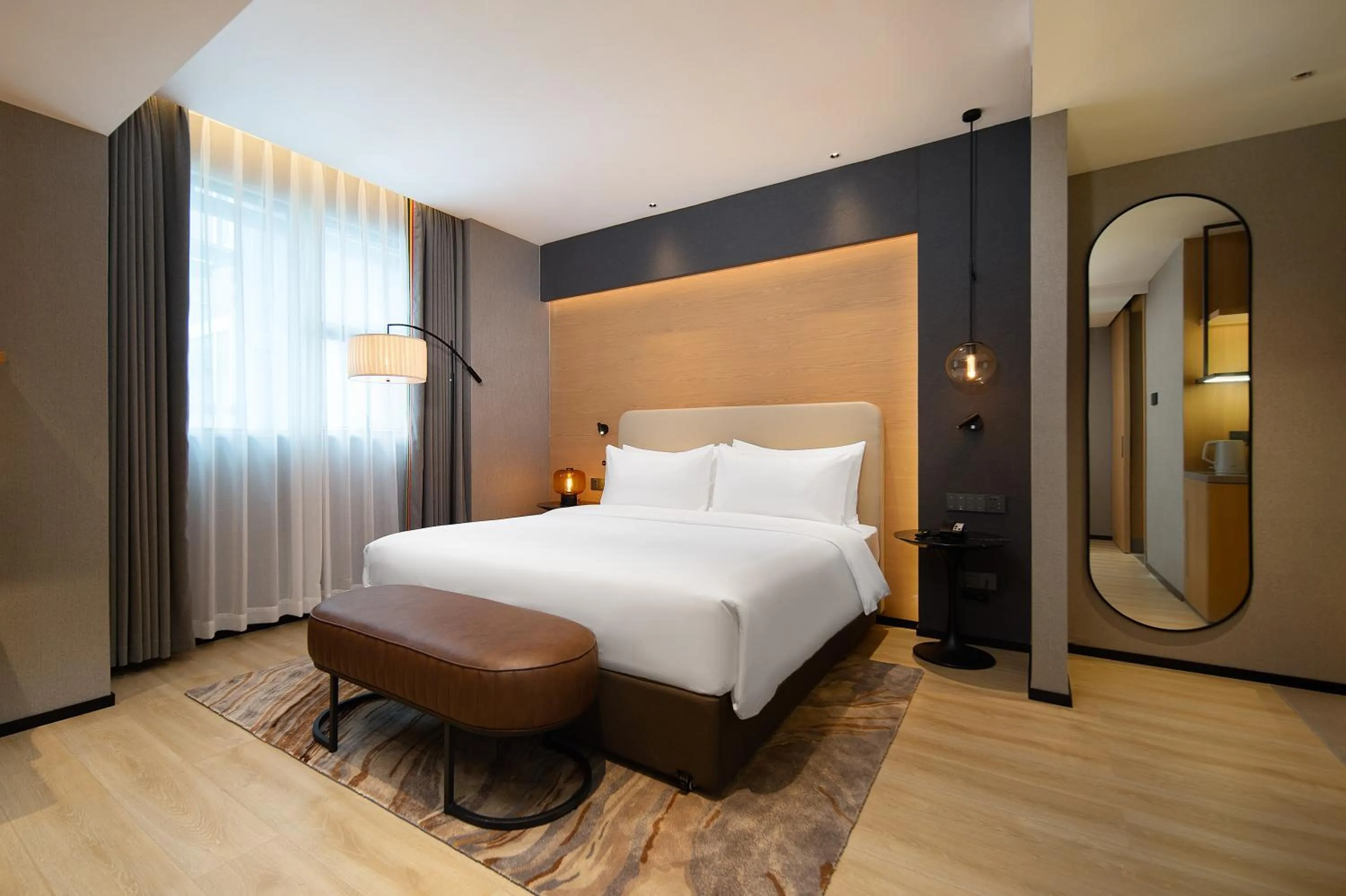 Bed in Langham Honor International Hotel Canton Fair Complex Branch - Free Shuttle to Canton Fair Complex During Canton Fair Period & Free Mini Bar