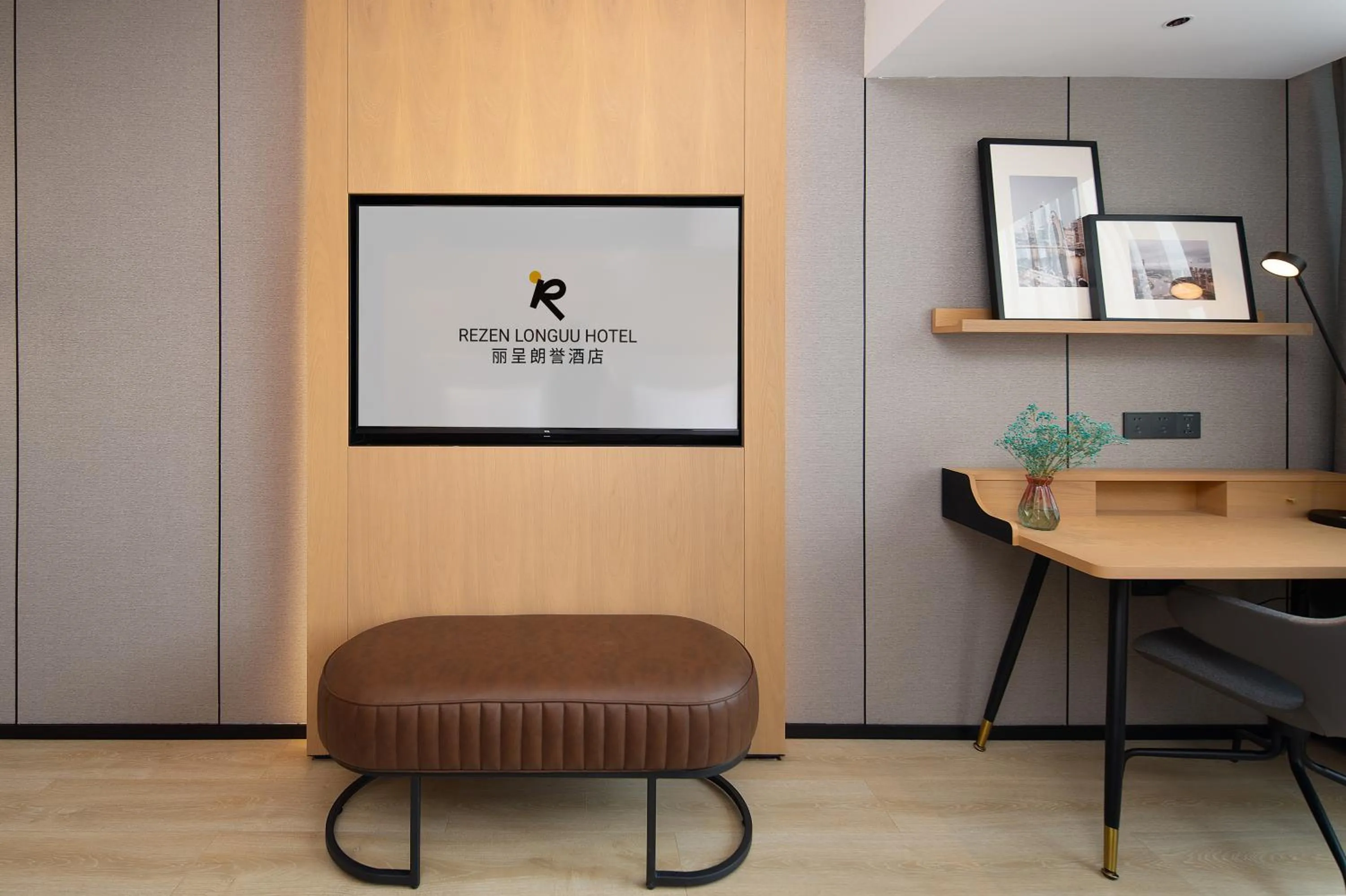 Seating area in Langham Honor International Hotel Canton Fair Complex Branch - Free Shuttle to Canton Fair Complex During Canton Fair Period & Free Mini Bar