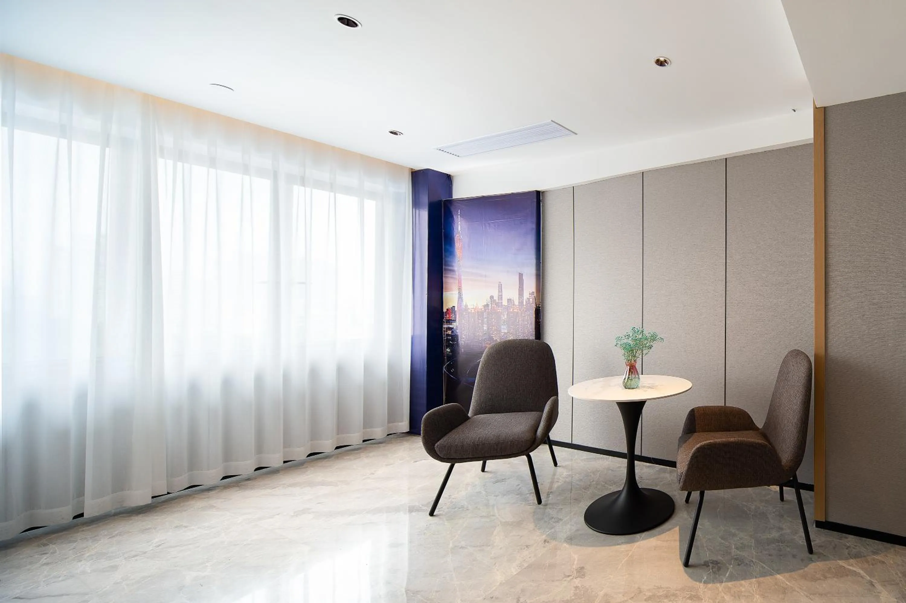 Seating area in Langham Honor International Hotel Canton Fair Complex Branch - Free Shuttle to Canton Fair Complex During Canton Fair Period & Free Mini Bar