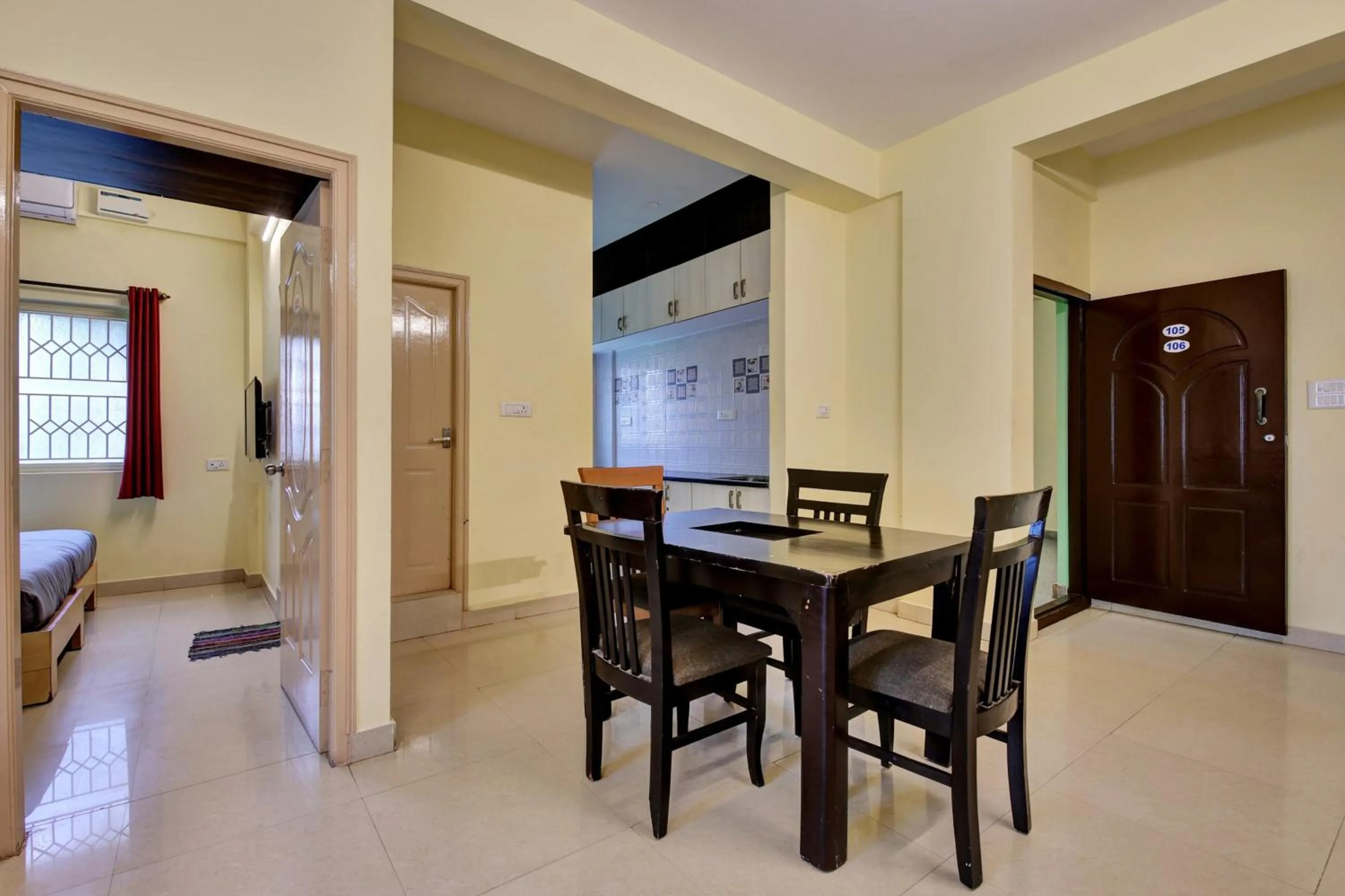 Dining area in Hotel O Metro Inn Manyata