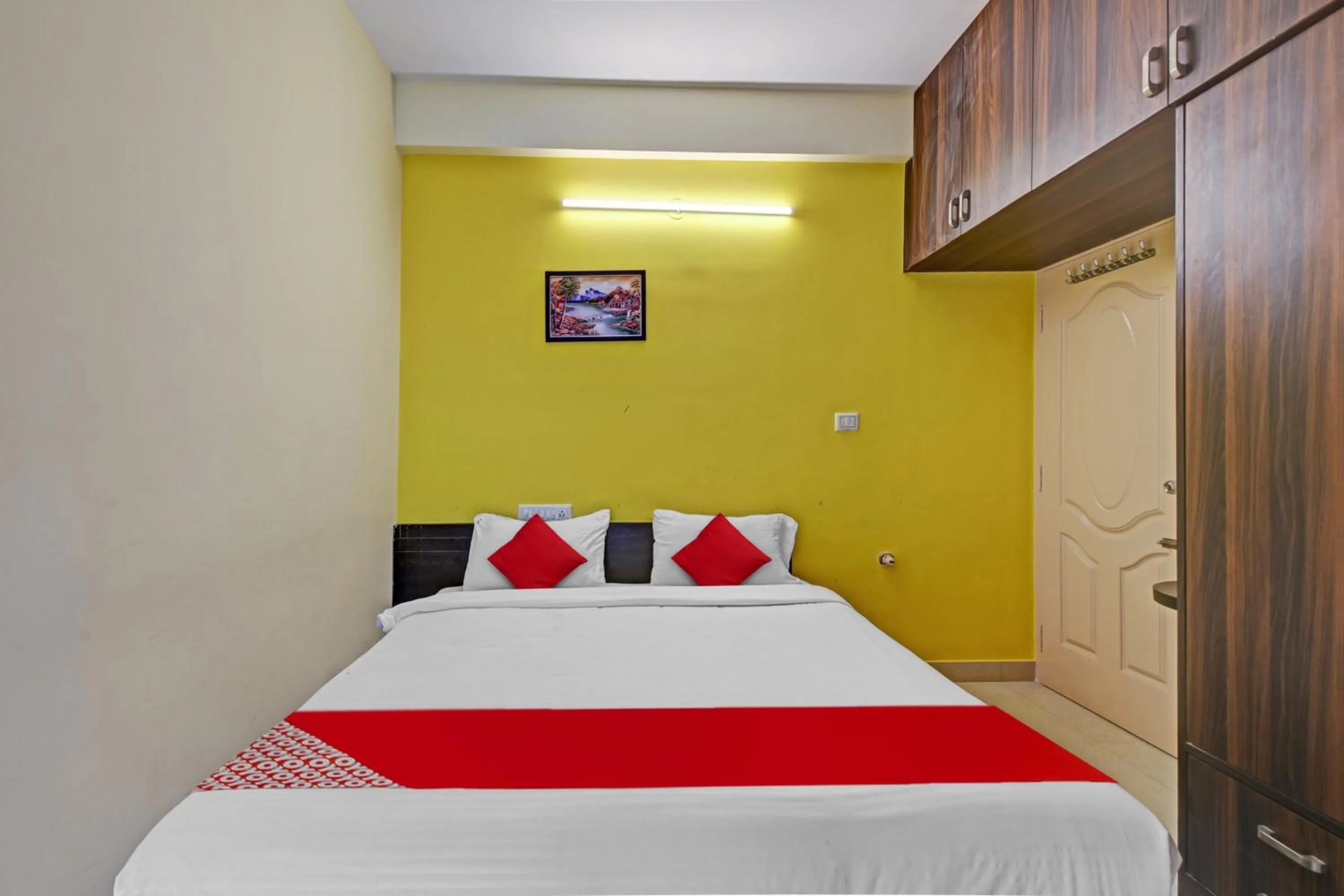 Bedroom, Bed in Hotel O Metro Inn Manyata