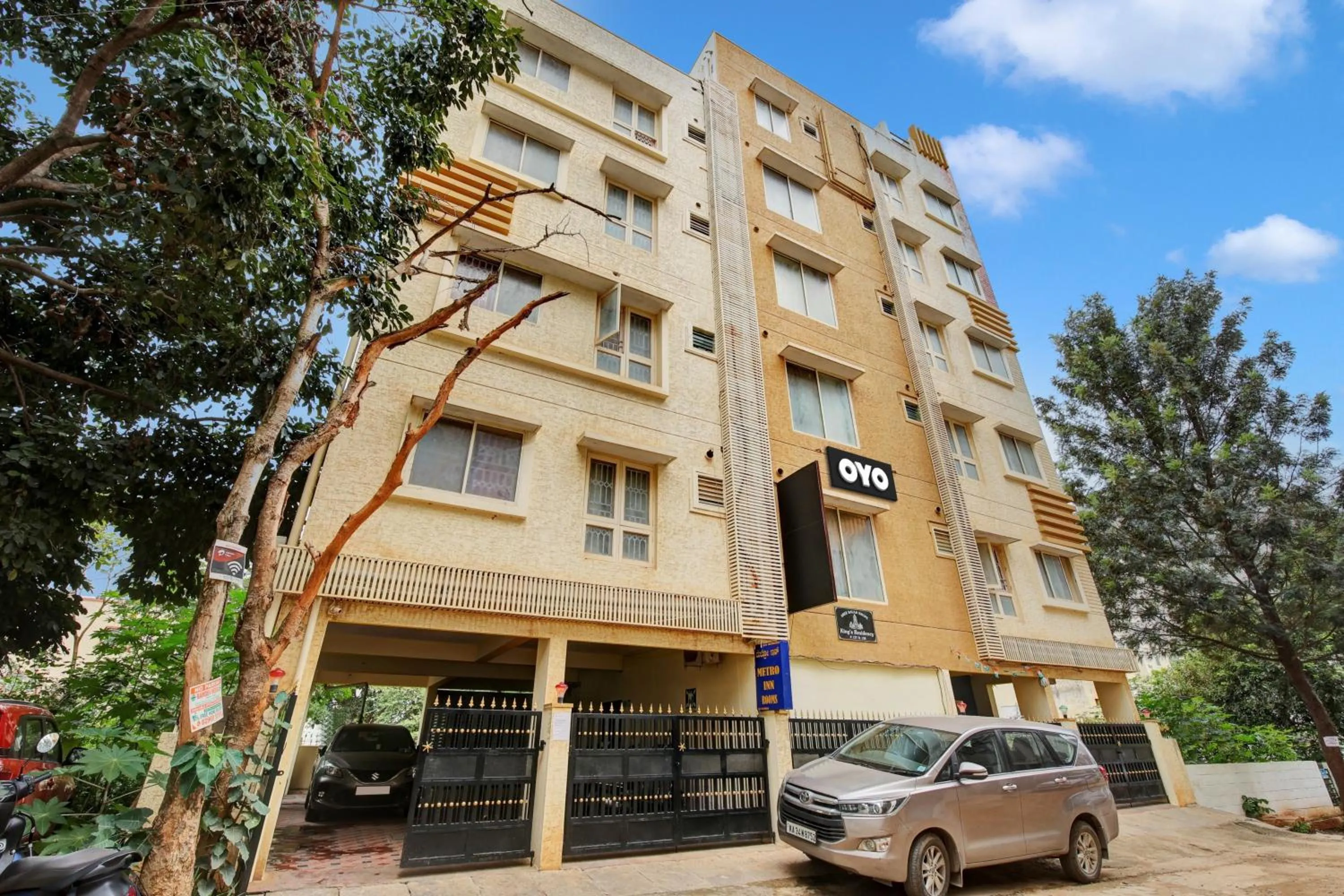 Facade/entrance in Hotel O Metro Inn Manyata