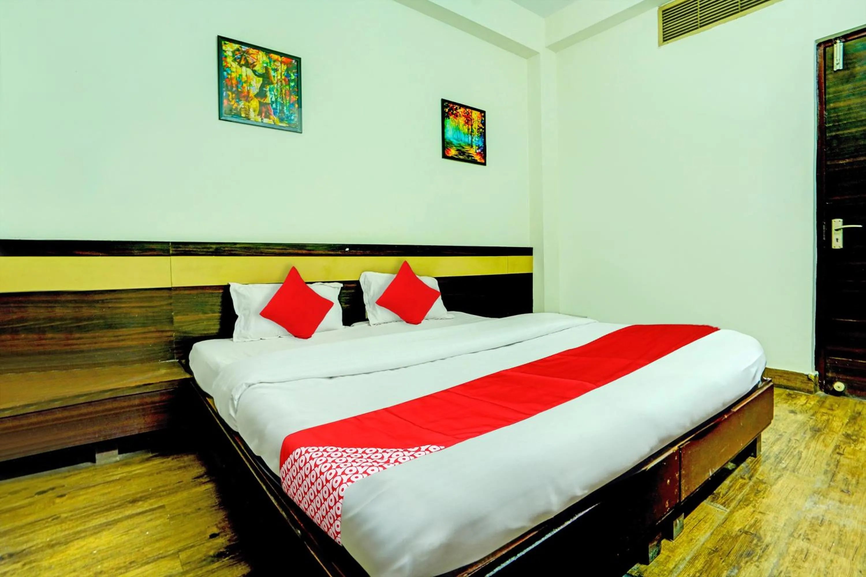 Bedroom, Bed in Hotel O Sunshin Deluxe