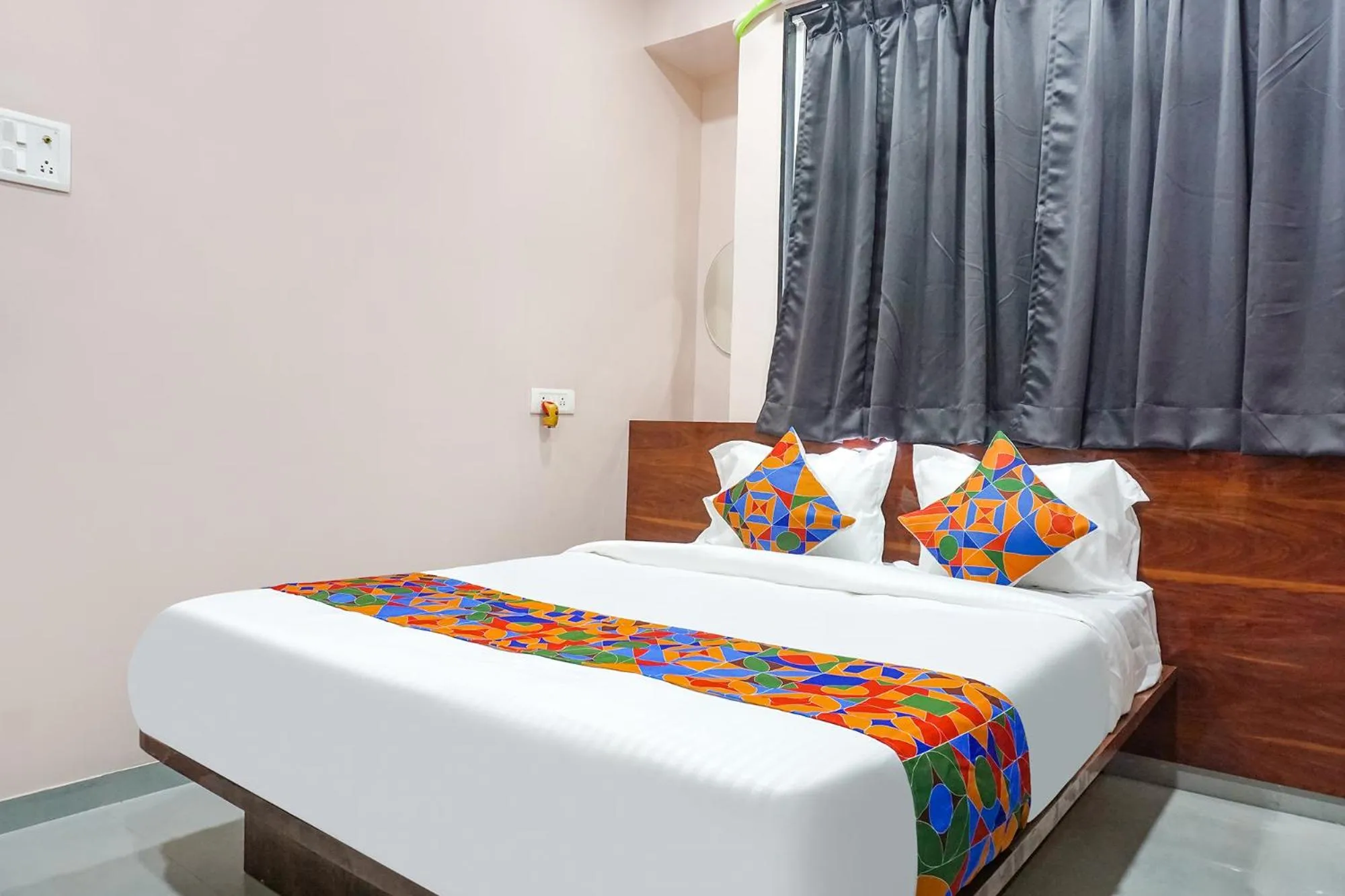 Bed in Via Skyline I - Nr Baner Hill