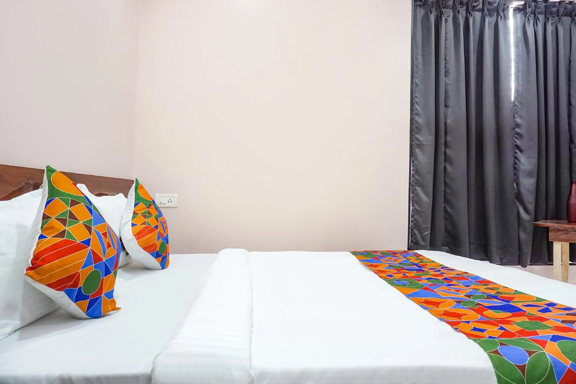 Bed in Via Skyline I - Nr Baner Hill