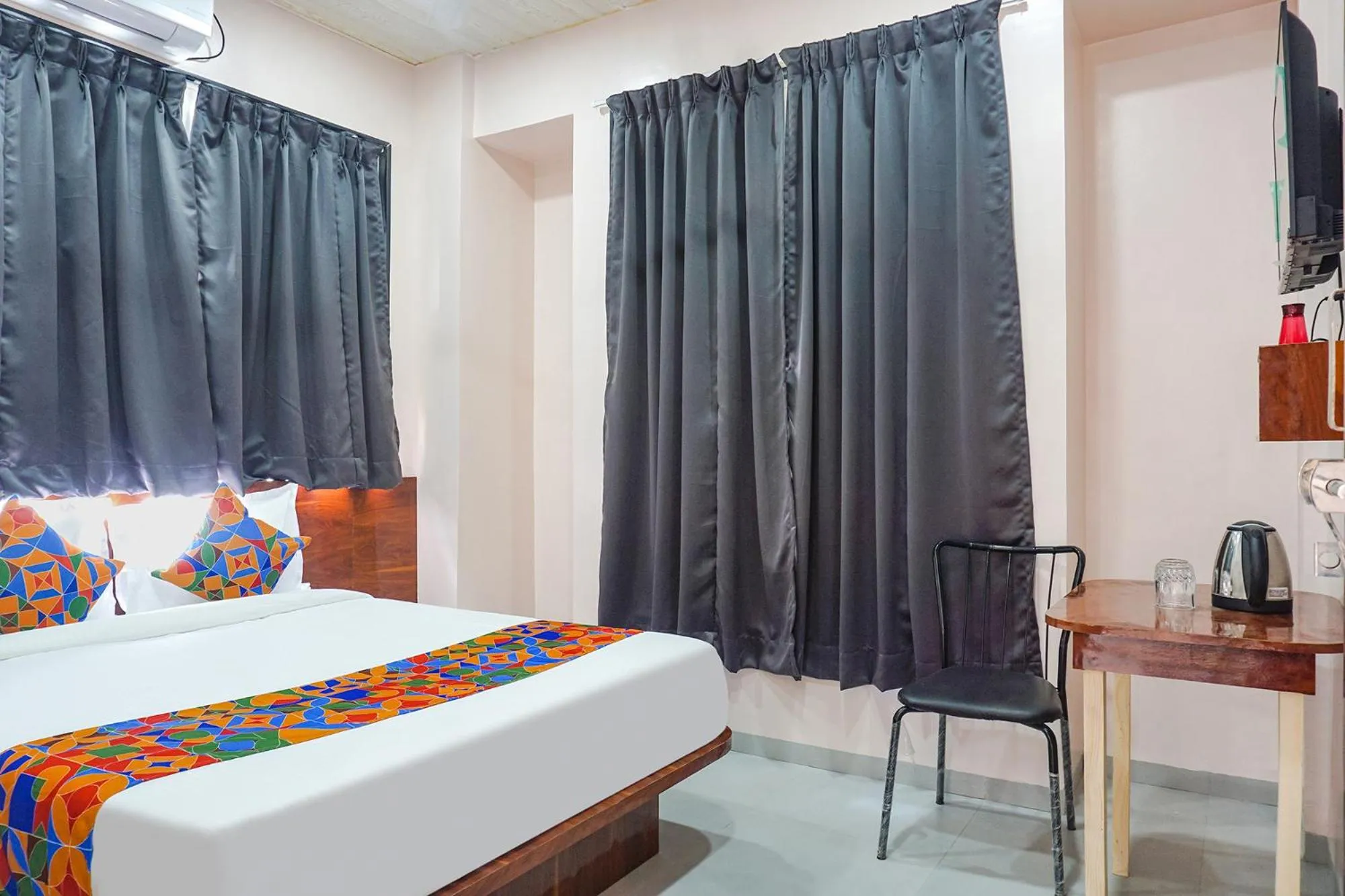 Bed in Via Skyline I - Nr Baner Hill