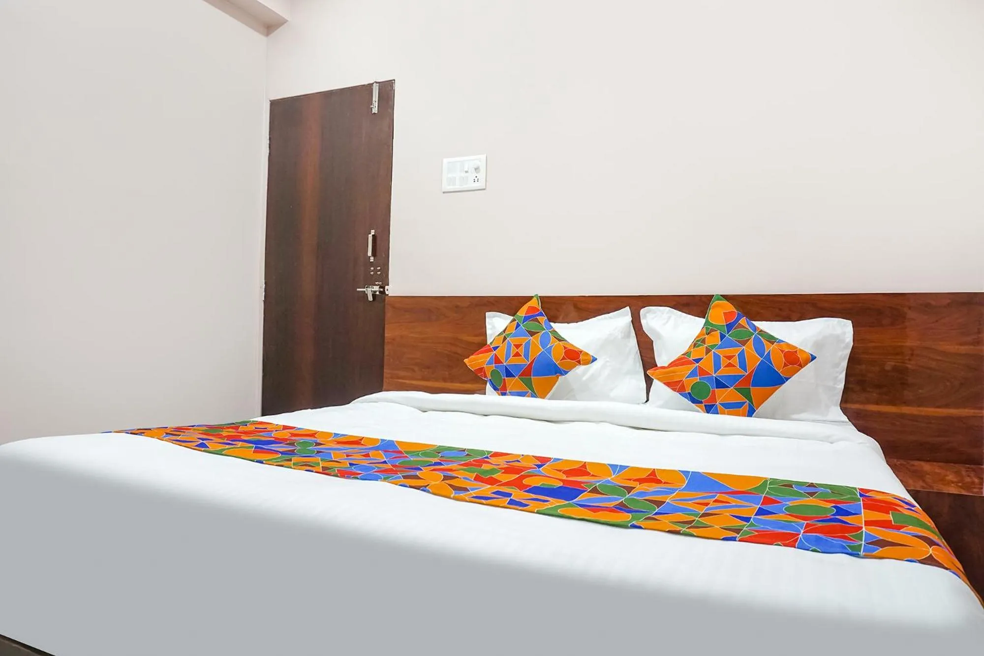 Bed in Via Skyline I - Nr Baner Hill