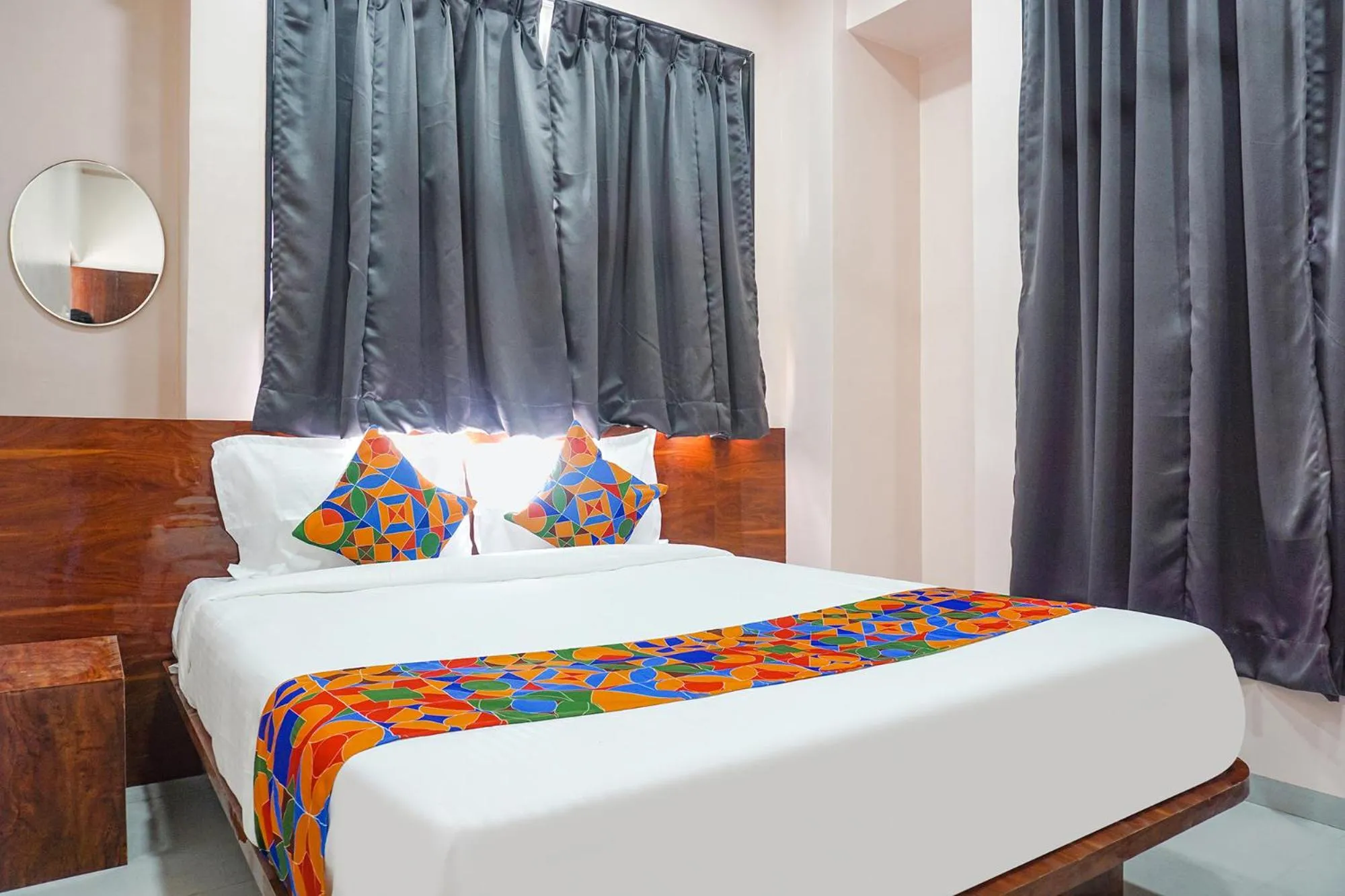 Bed in Via Skyline I - Nr Baner Hill