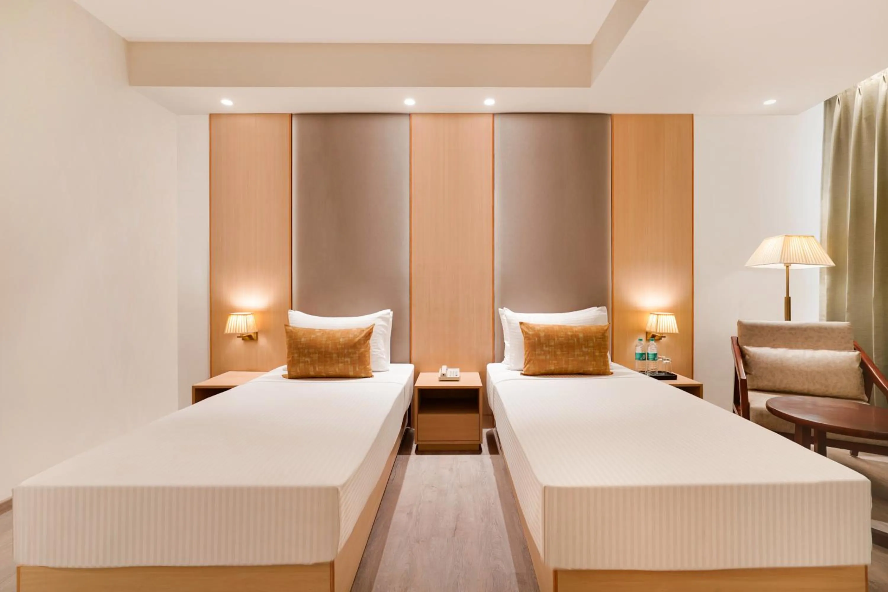 Bedroom, Bed in Lemon Tree Hotel, Haridwar