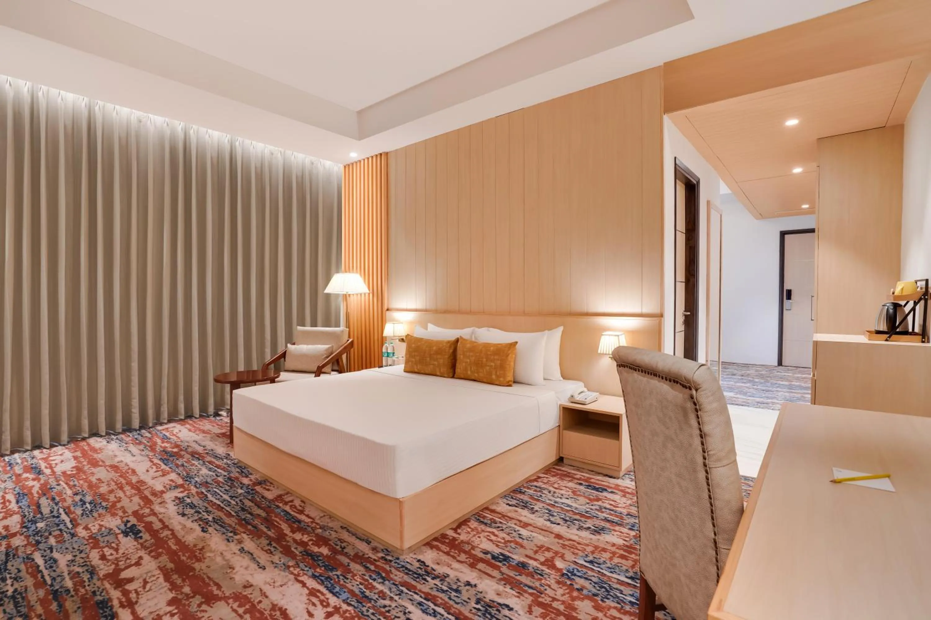 Bedroom, Bed in Lemon Tree Hotel, Haridwar