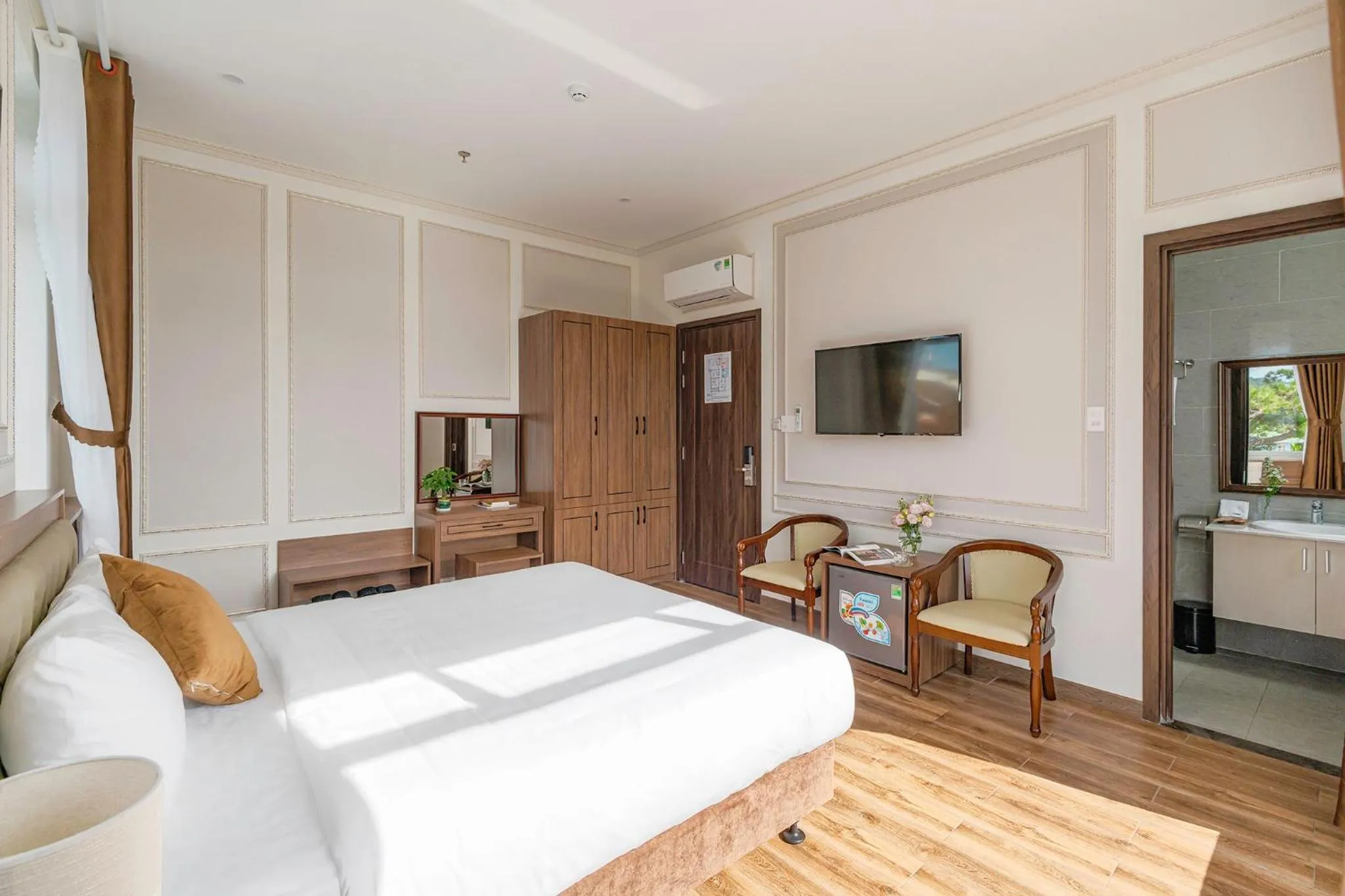 Bed in PINE VIEW Hotel Dalat