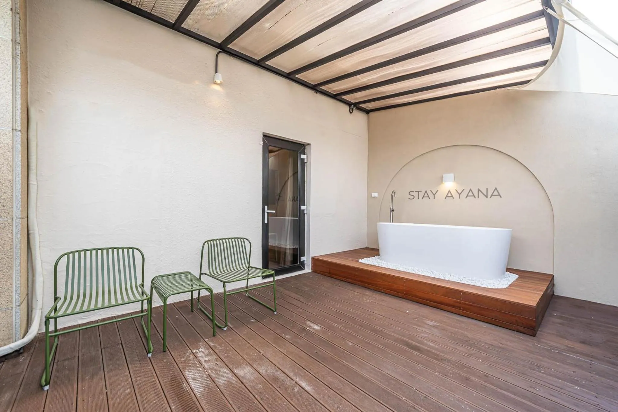 Balcony/Terrace, Bed in HOTEL STAY AYANA DAEJEON