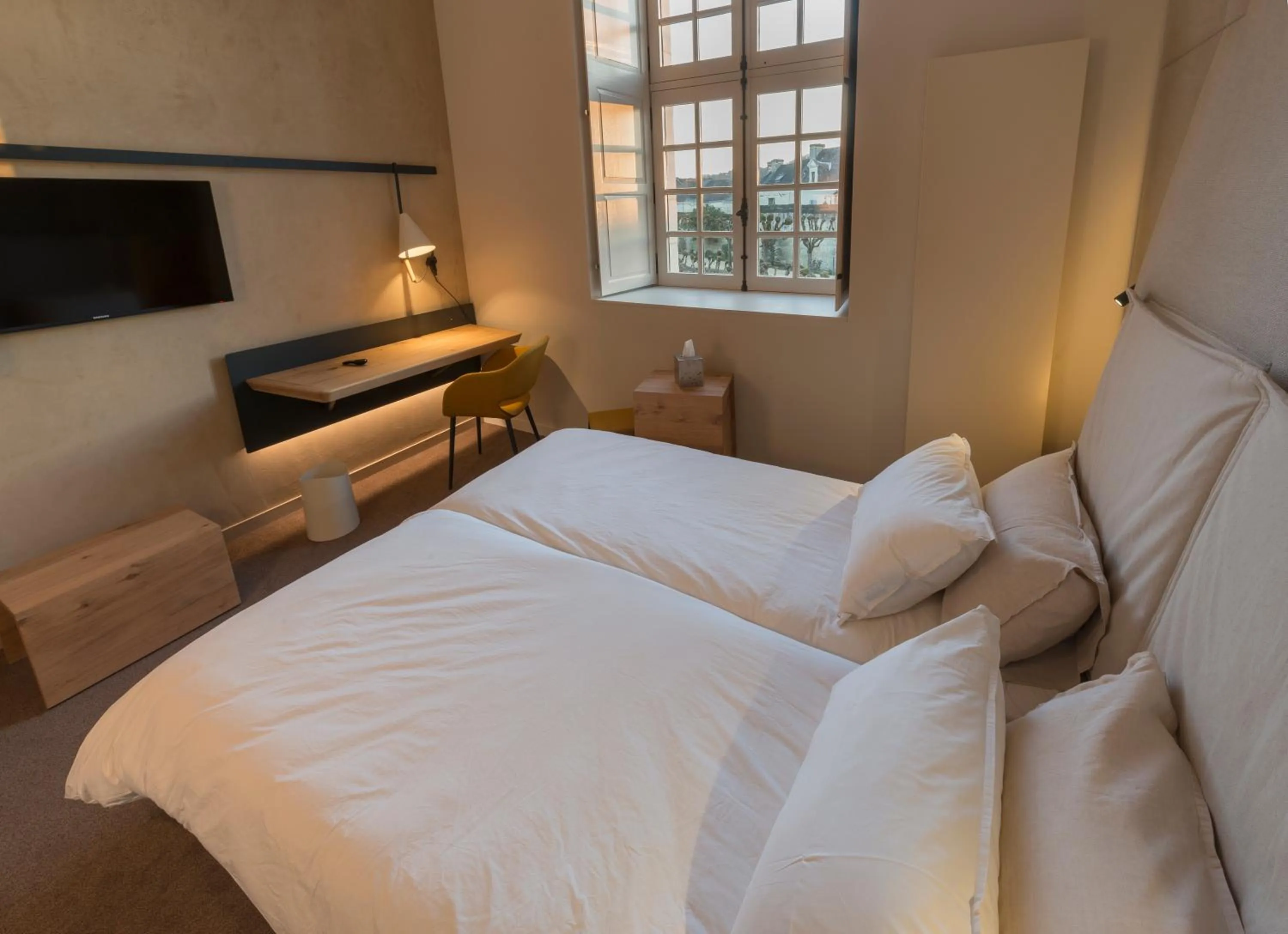 Bedroom, Bed in Fontevraud L'Ermitage