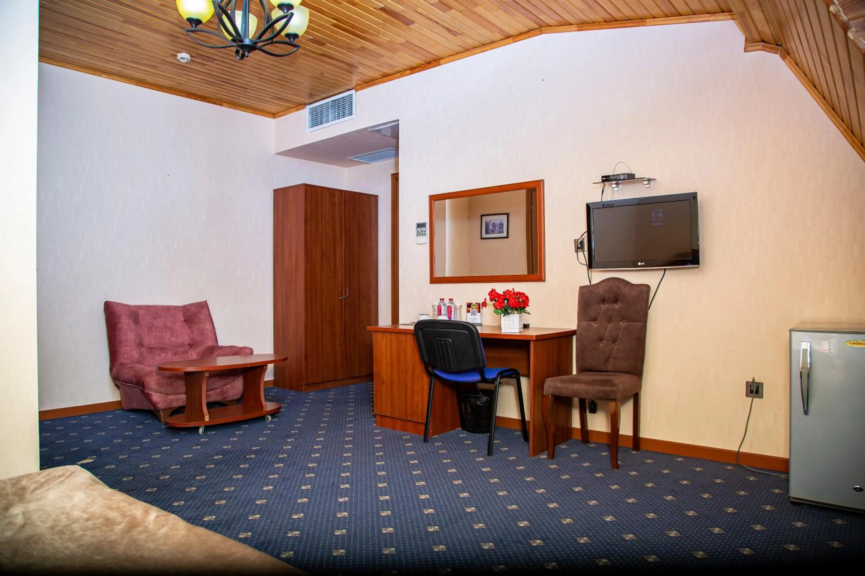 TV and multimedia in Du Port Boutique Hotel