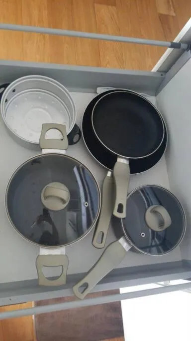 Homey 1BR Acqua Livingstone with Netflix, Pool & Gym