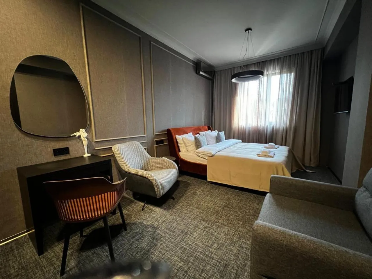 Bedroom, Bed in Apart leitmotif