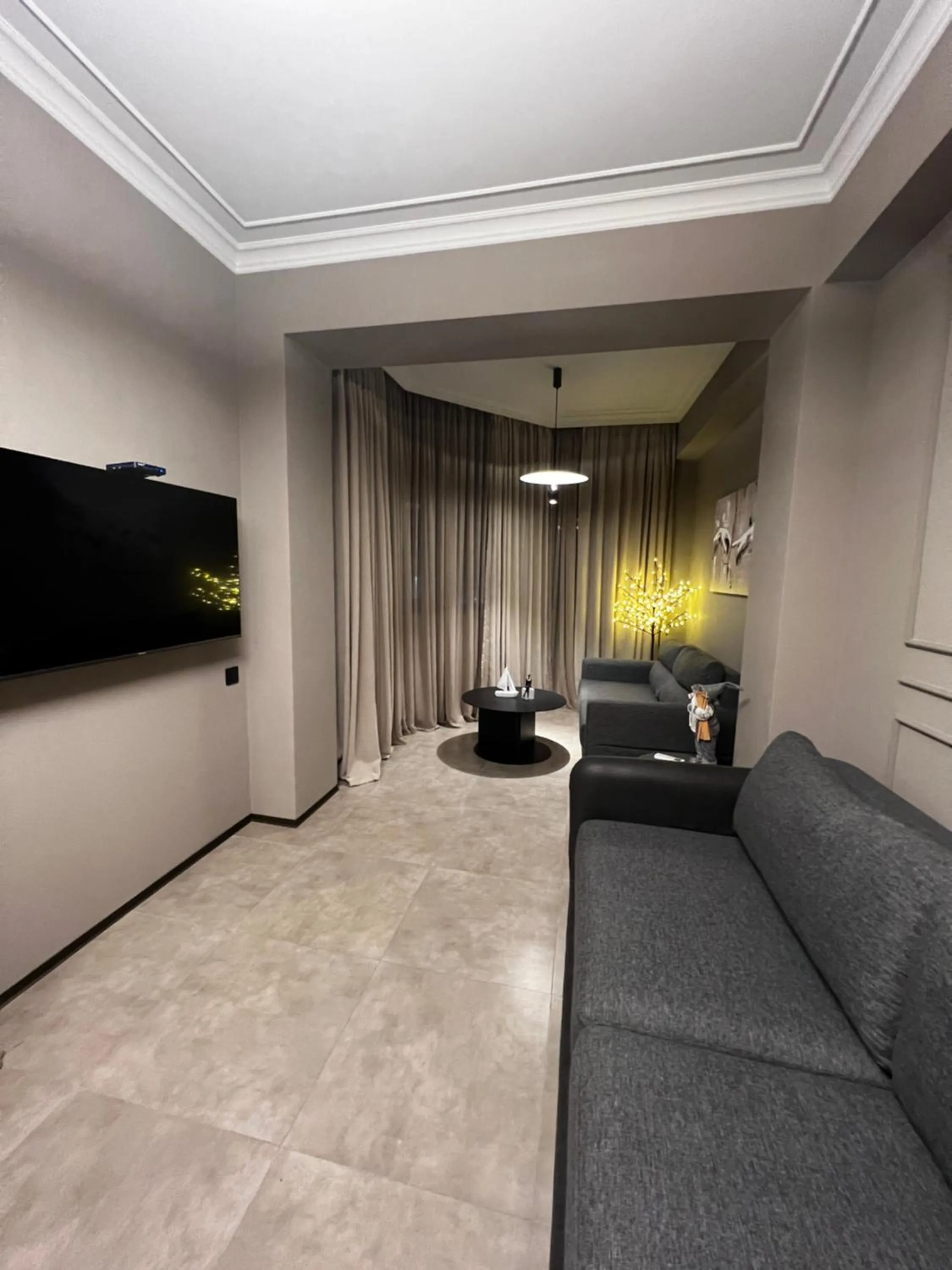 TV and multimedia in Apart leitmotif