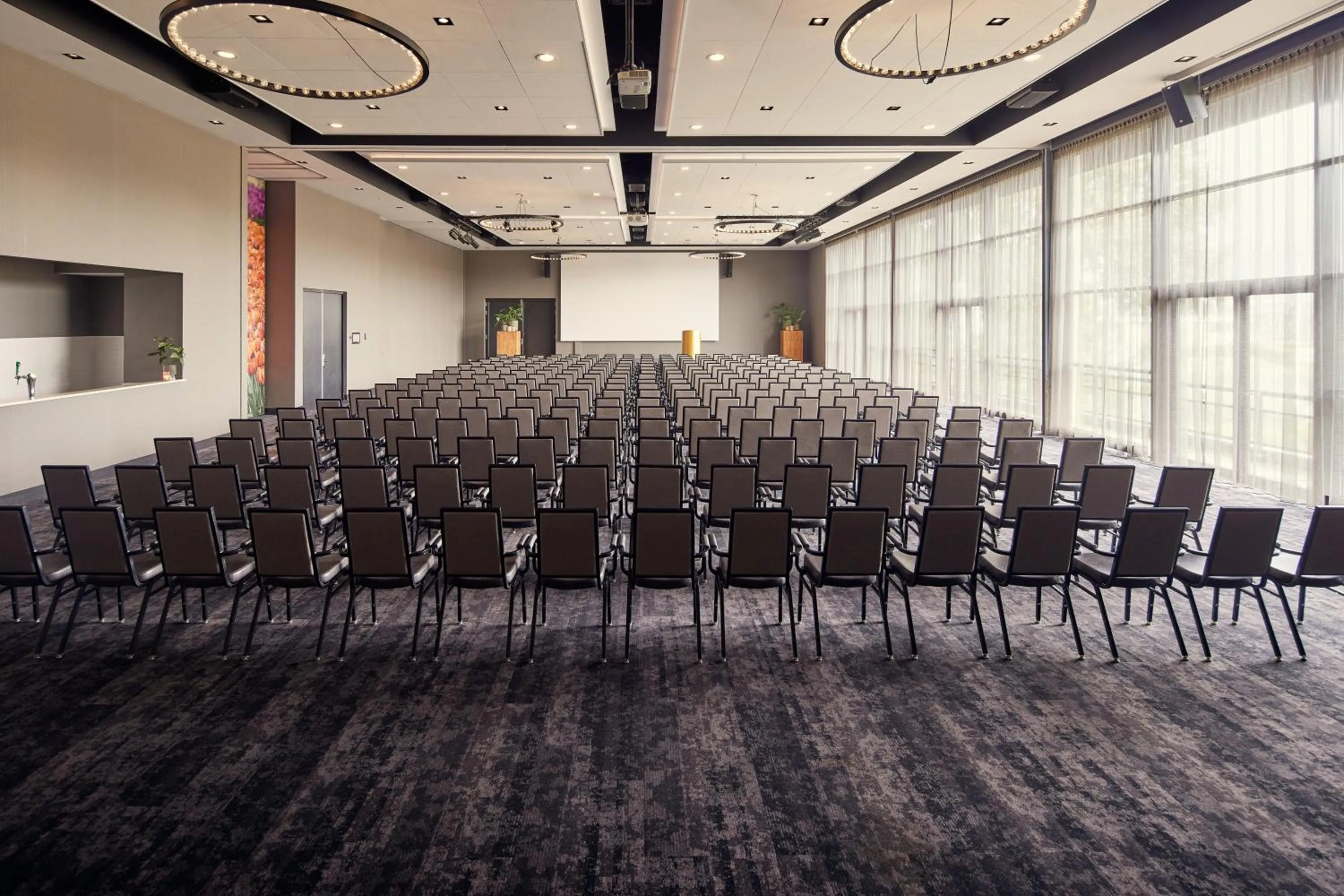 Business facilities in Van der Valk Hotel Sassenheim - Leiden