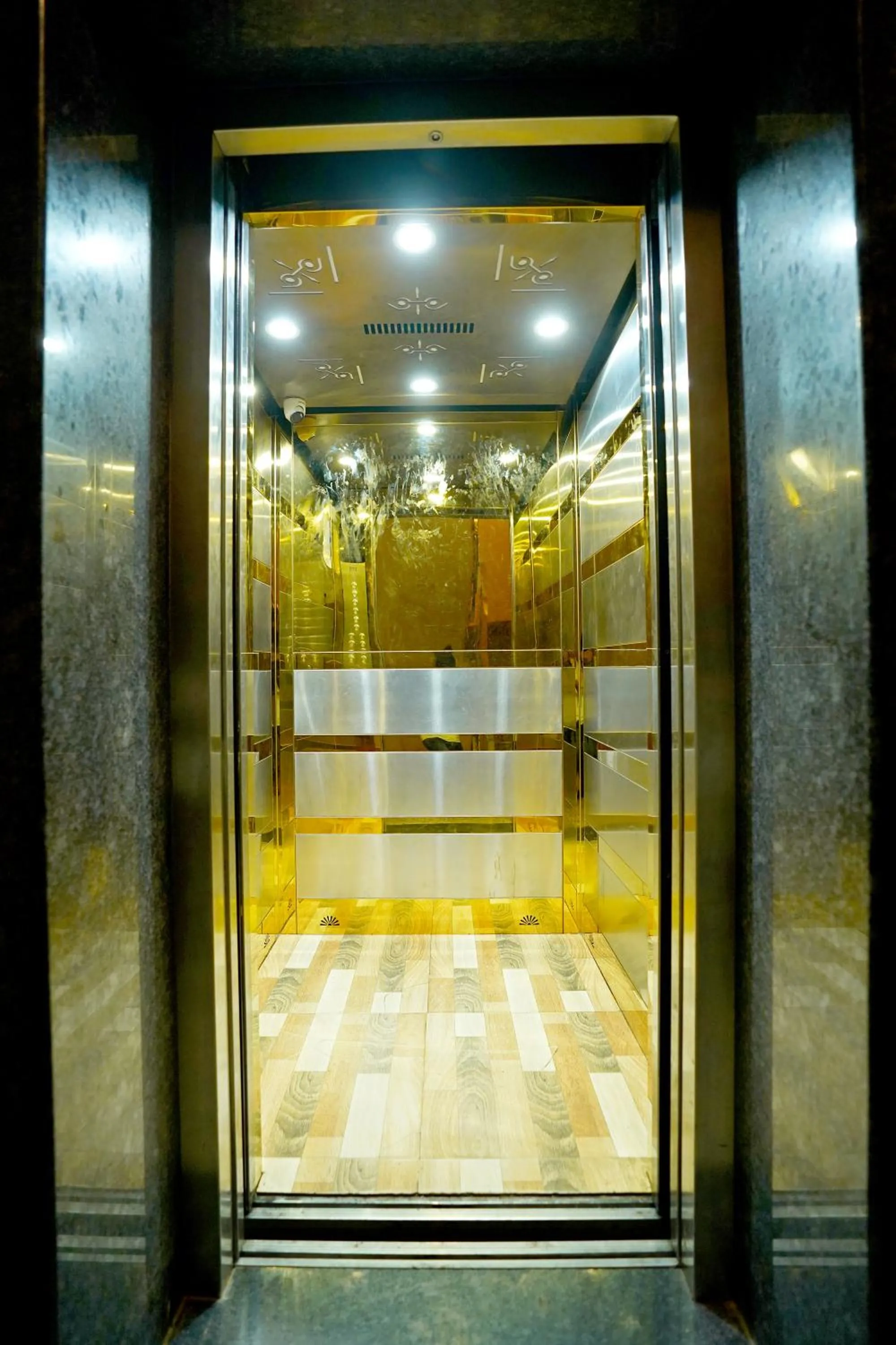 Lobby or reception in Hotel Maharaja Palace Boutique Hotels Near Medanta Medicity Gurgaon