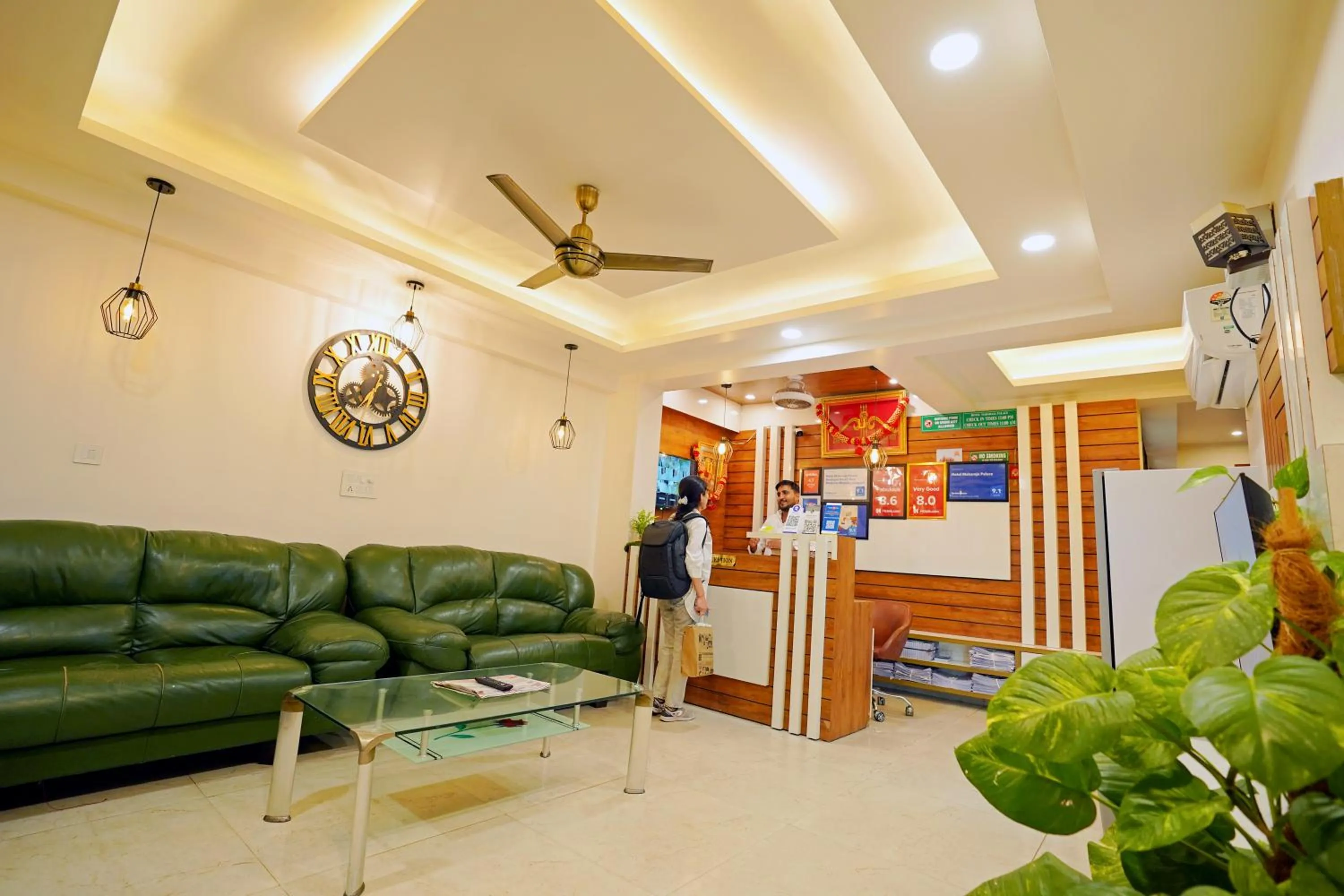 Lobby or reception in Hotel Maharaja Palace Boutique Hotels Near Medanta Medicity Gurgaon