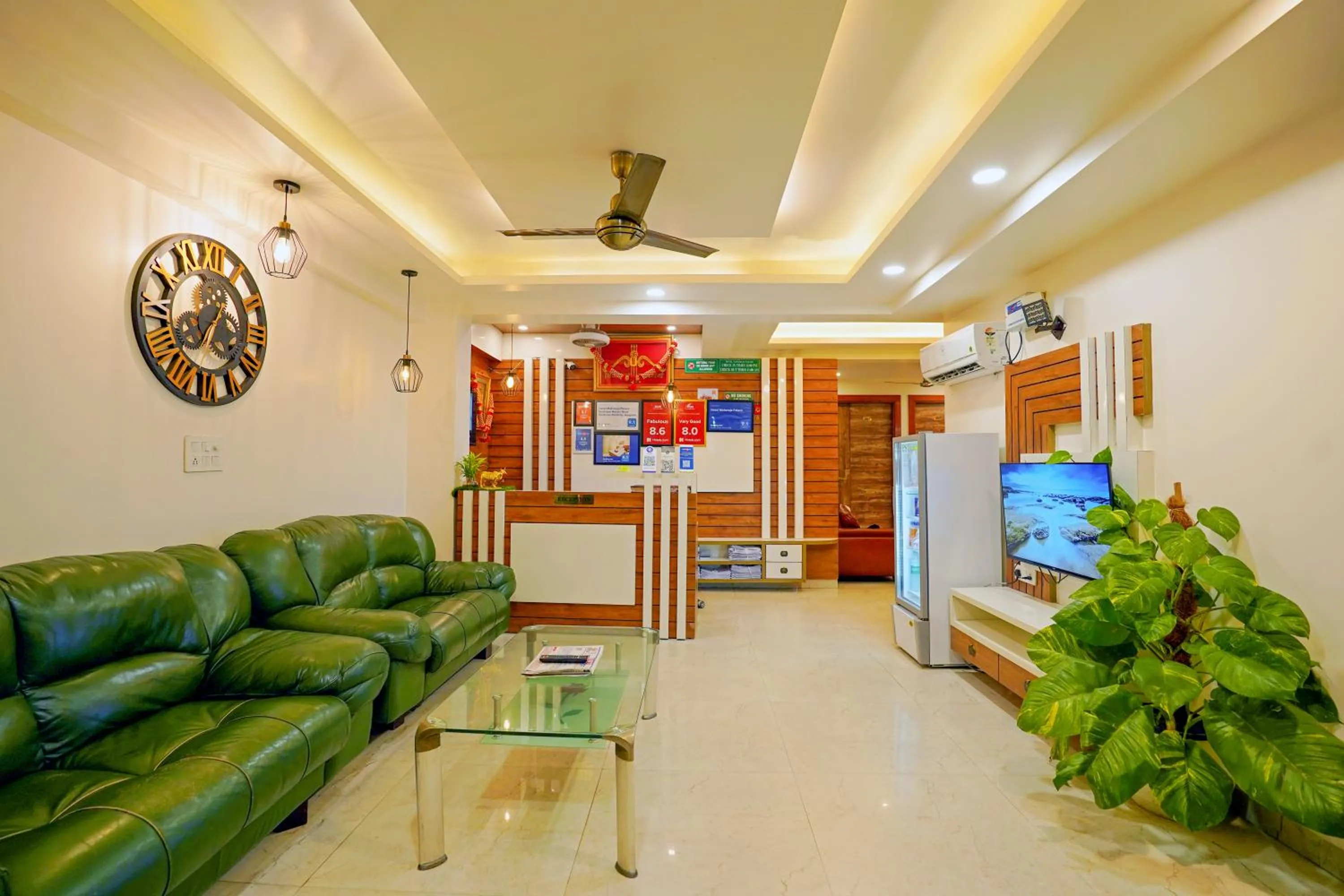 Lobby or reception in Hotel Maharaja Palace Boutique Hotels Near Medanta Medicity Gurgaon