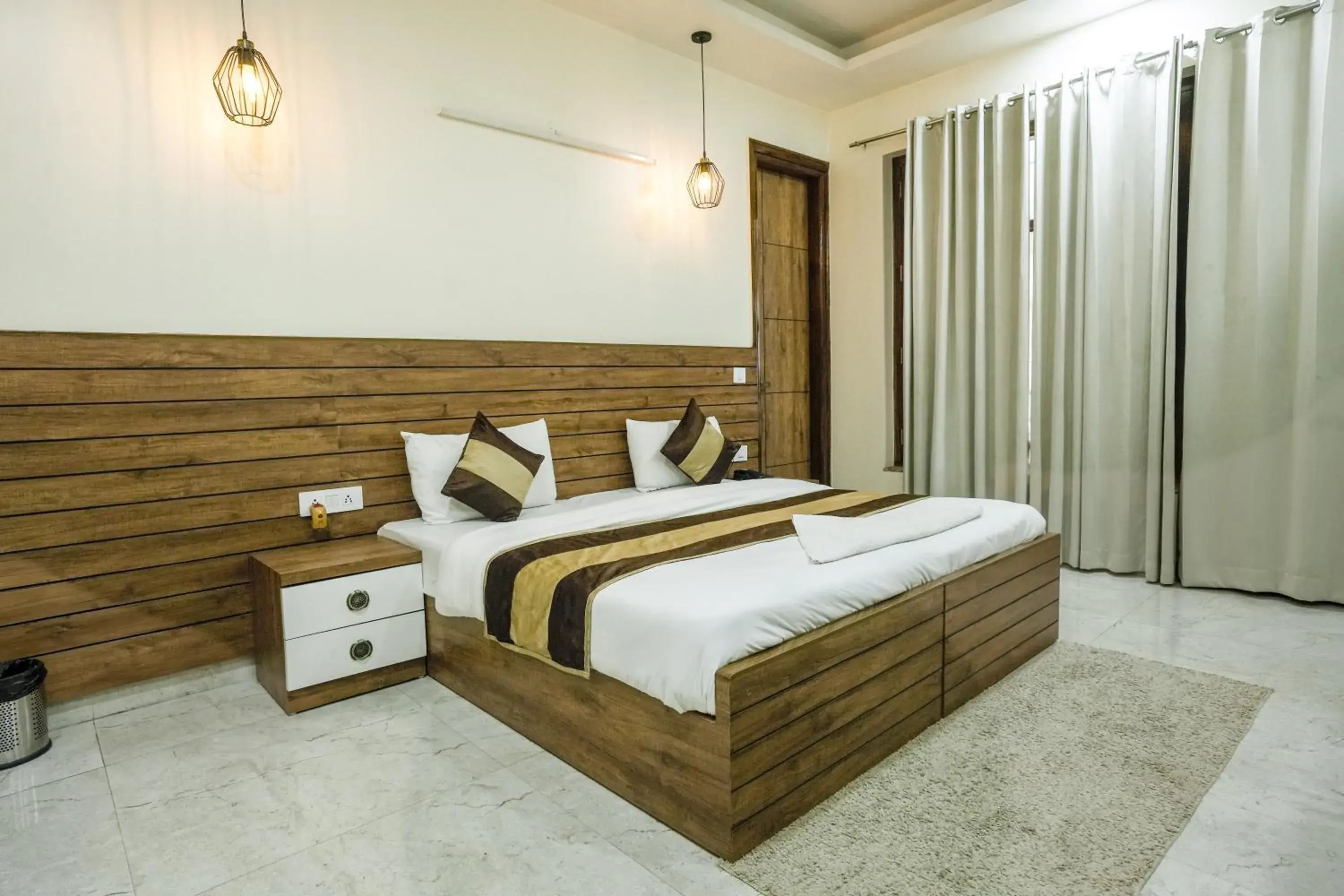Double Room with Balcony - single occupancy in Hotel Maharaja Palace Boutique Hotels Near Medanta Medicity Gurgaon Double Room with Balcony - single occupancy in Hotel Maharaja Palace Boutique Hotels Near Medanta Medicity Gurgaon