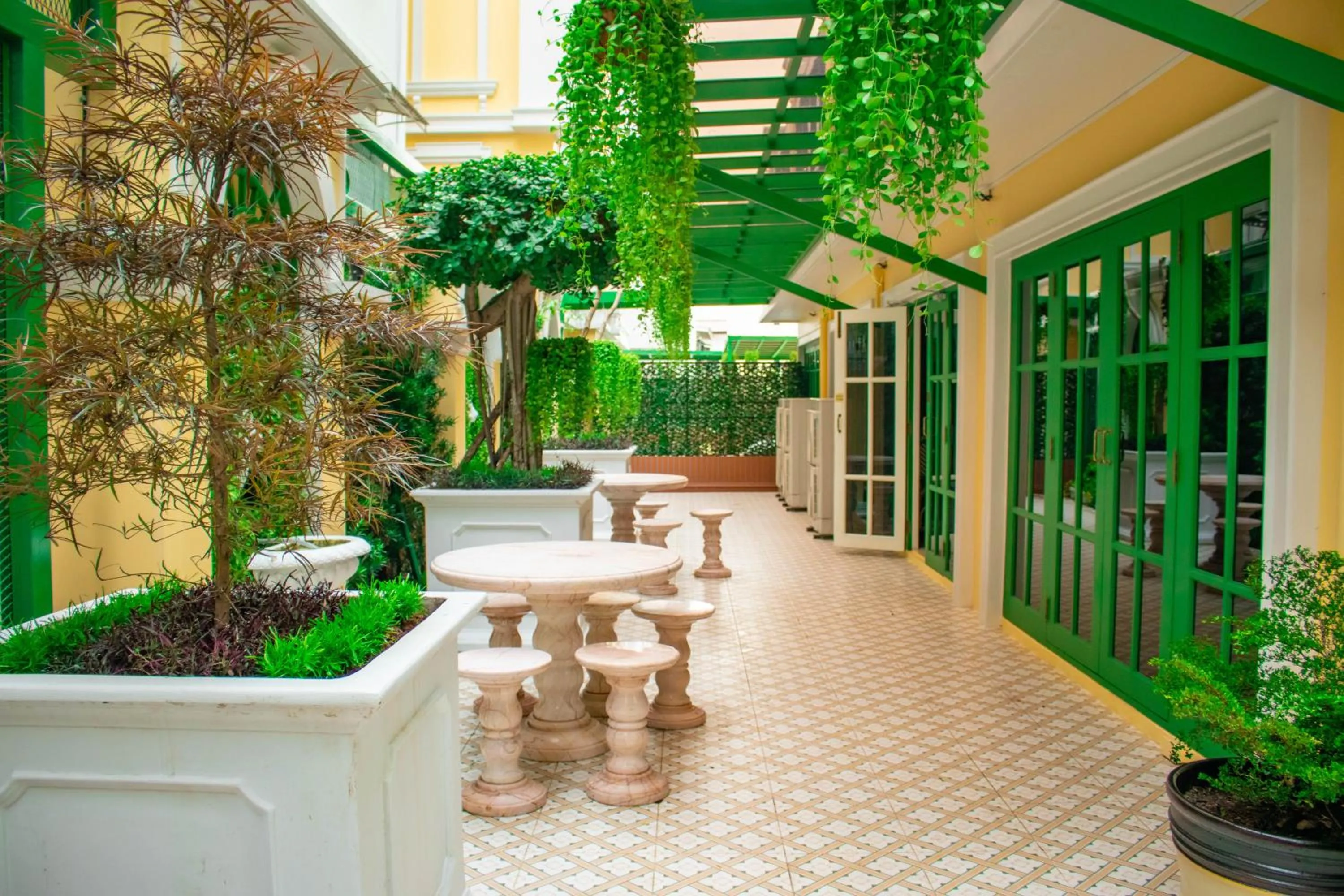 Garden in Siri Ratchadamnoen Bangkok Hotel