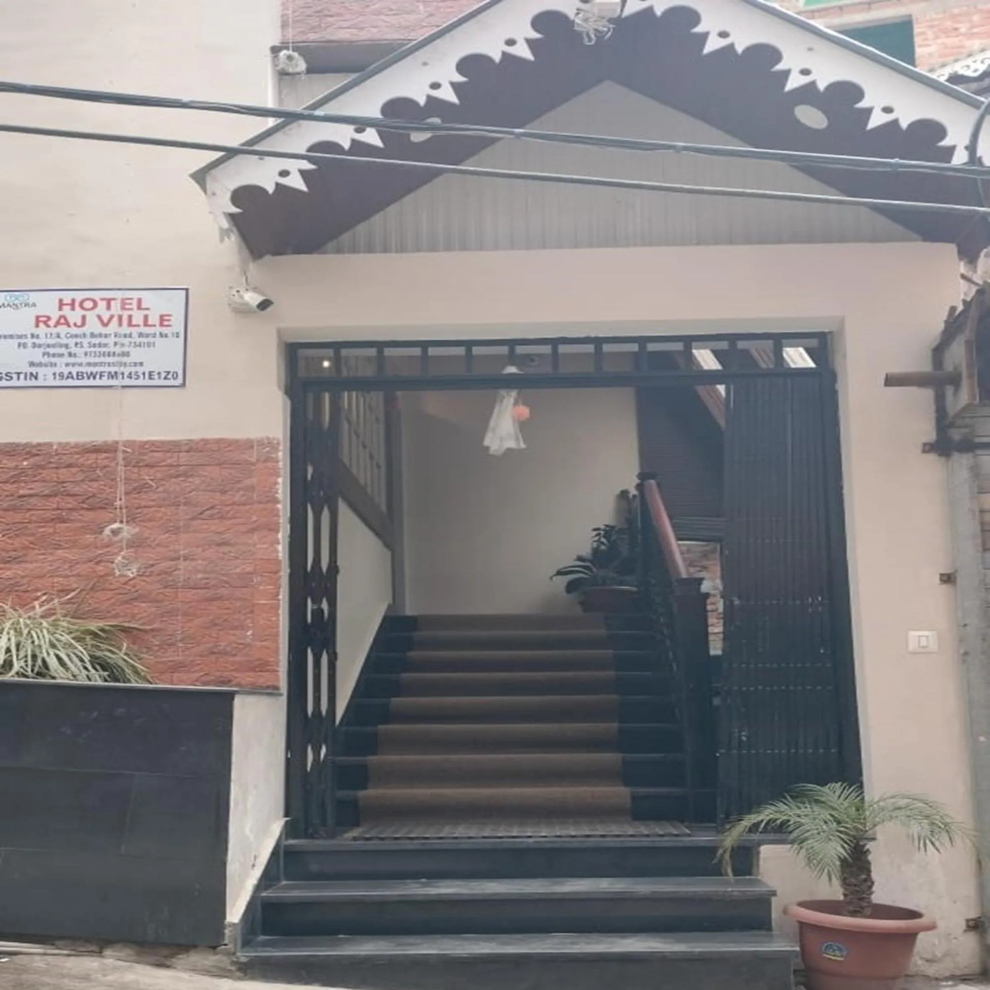 Property building in Hotel Raj Ville - Darjeeling Hotel Near Mall Road