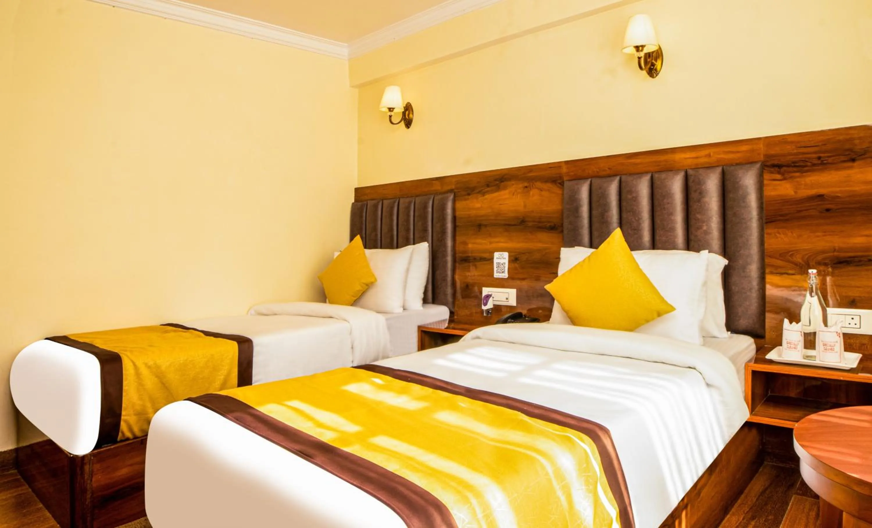 Bedroom, Bed in Hotel Raj Ville - Darjeeling Hotel Near Mall Road