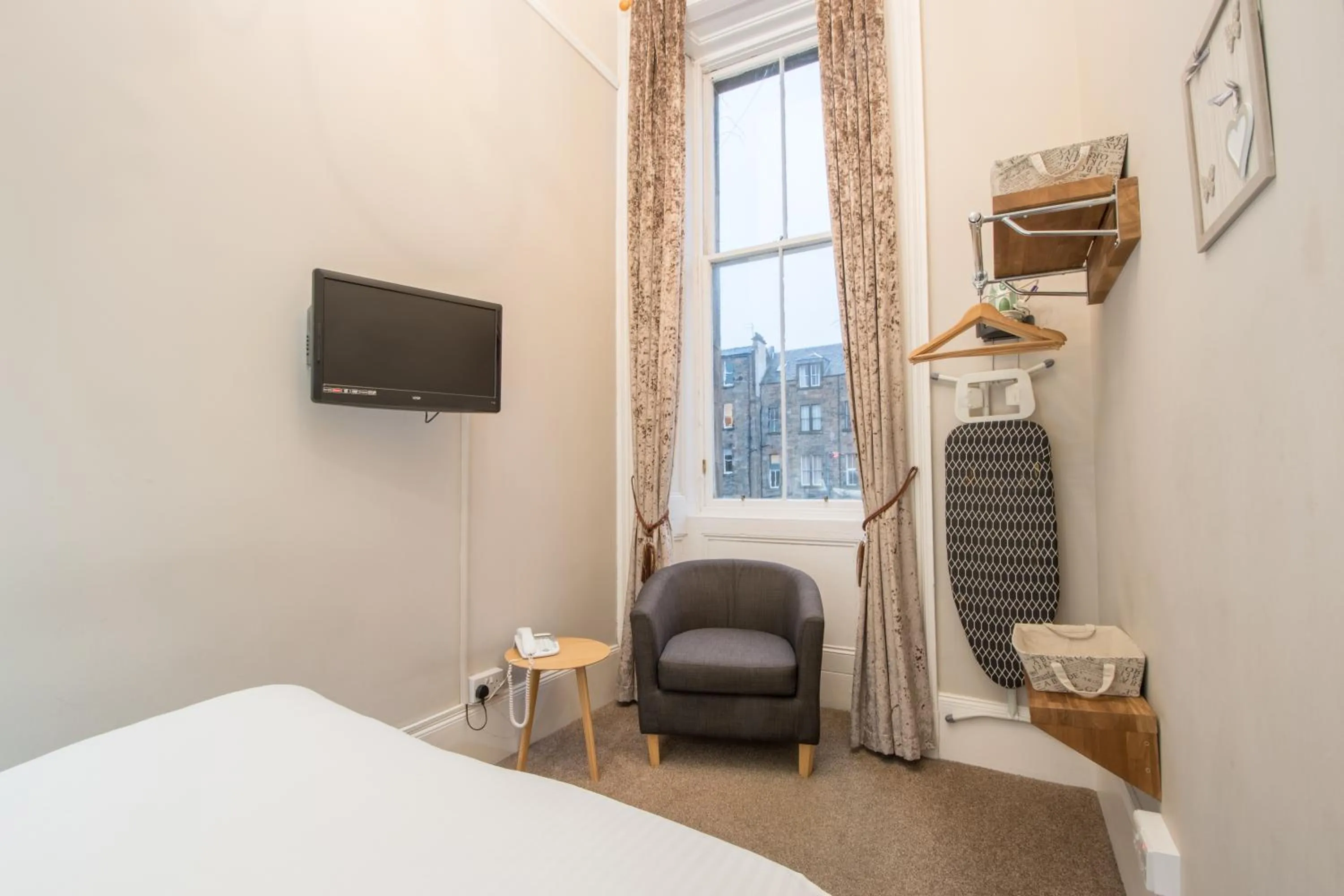 TV and multimedia in The Belhaven Hotel