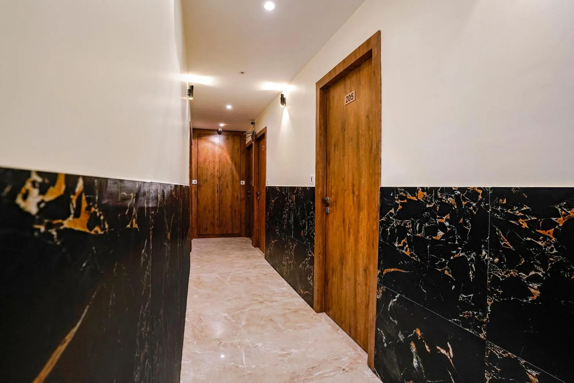 Lobby or reception in FabHotel Antlers - Nr Boriwali