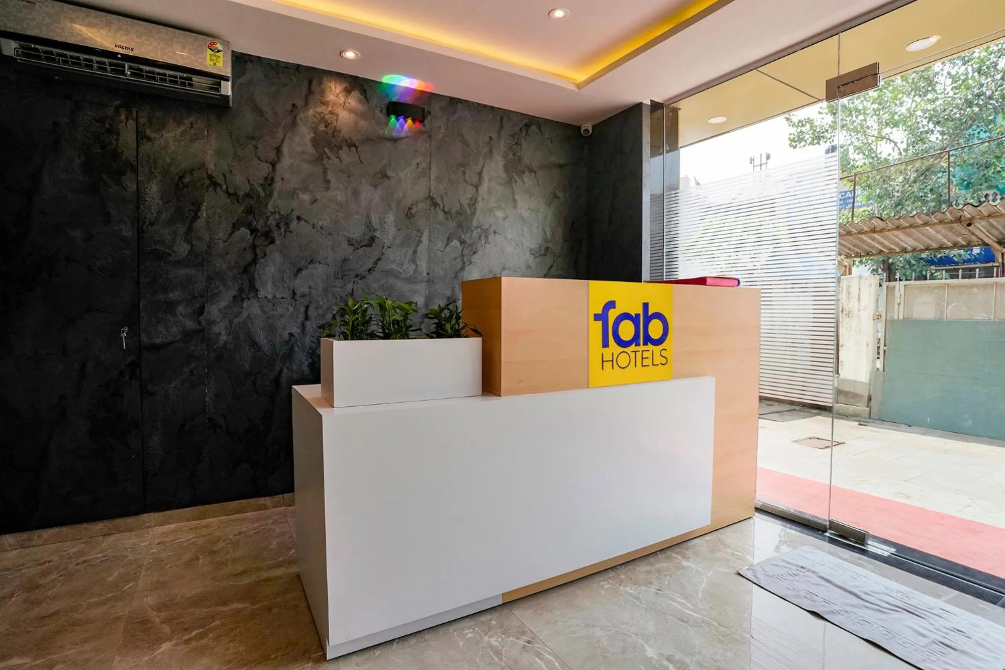 Lobby or reception in FabHotel Antlers - Nr Boriwali