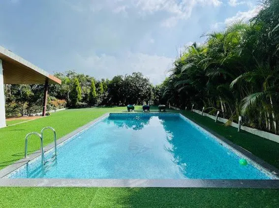 Swimming Pool in La Natura Villa