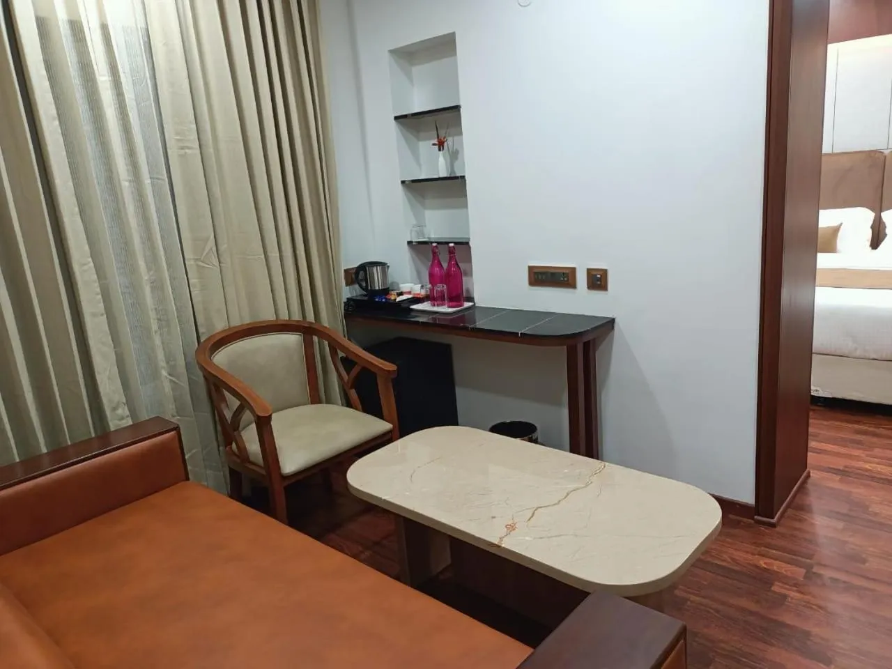 hair dresser, Bed in Le Poshe, Kodaikanal