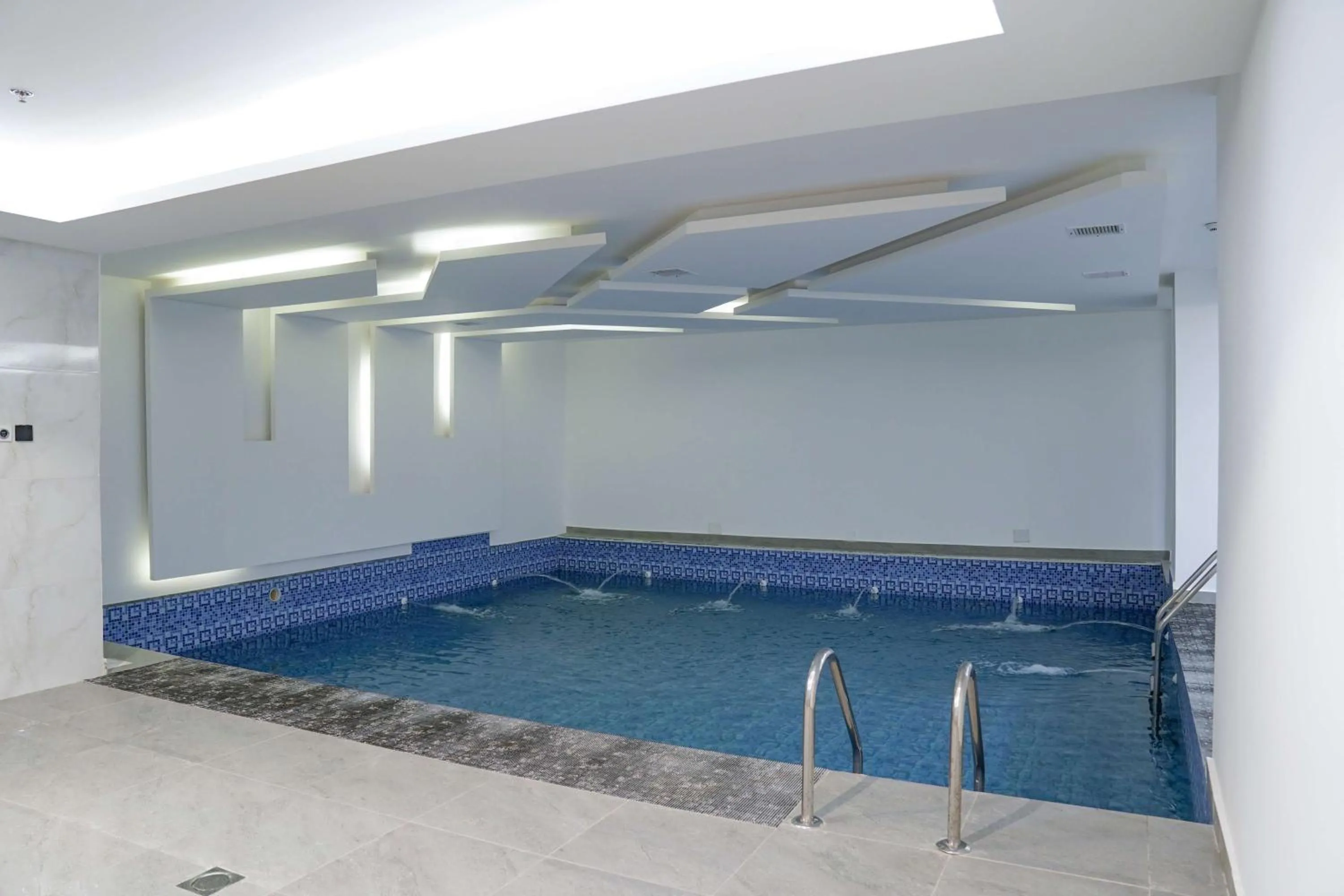 Pool view in Best Western Plus Danat Almansak Hotel