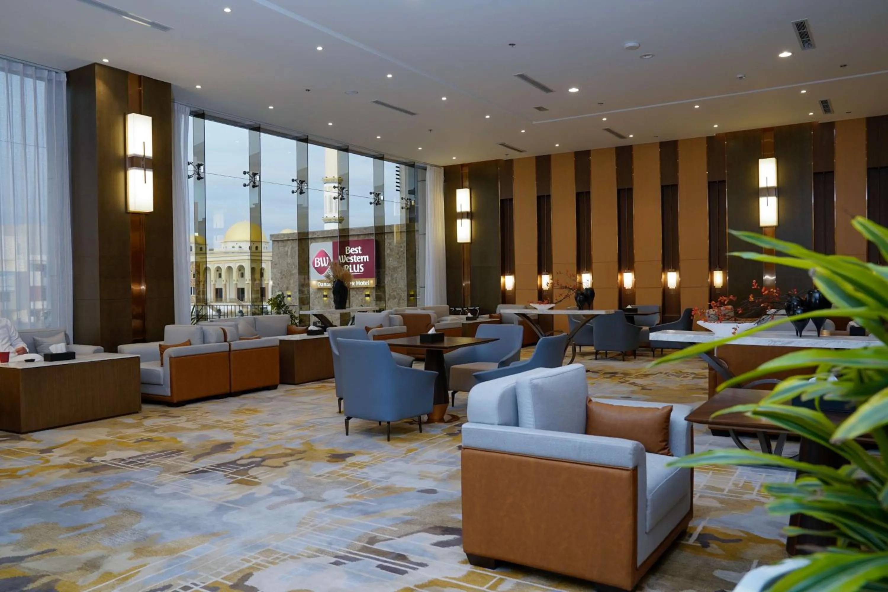Lobby or reception in Best Western Plus Danat Almansak Hotel