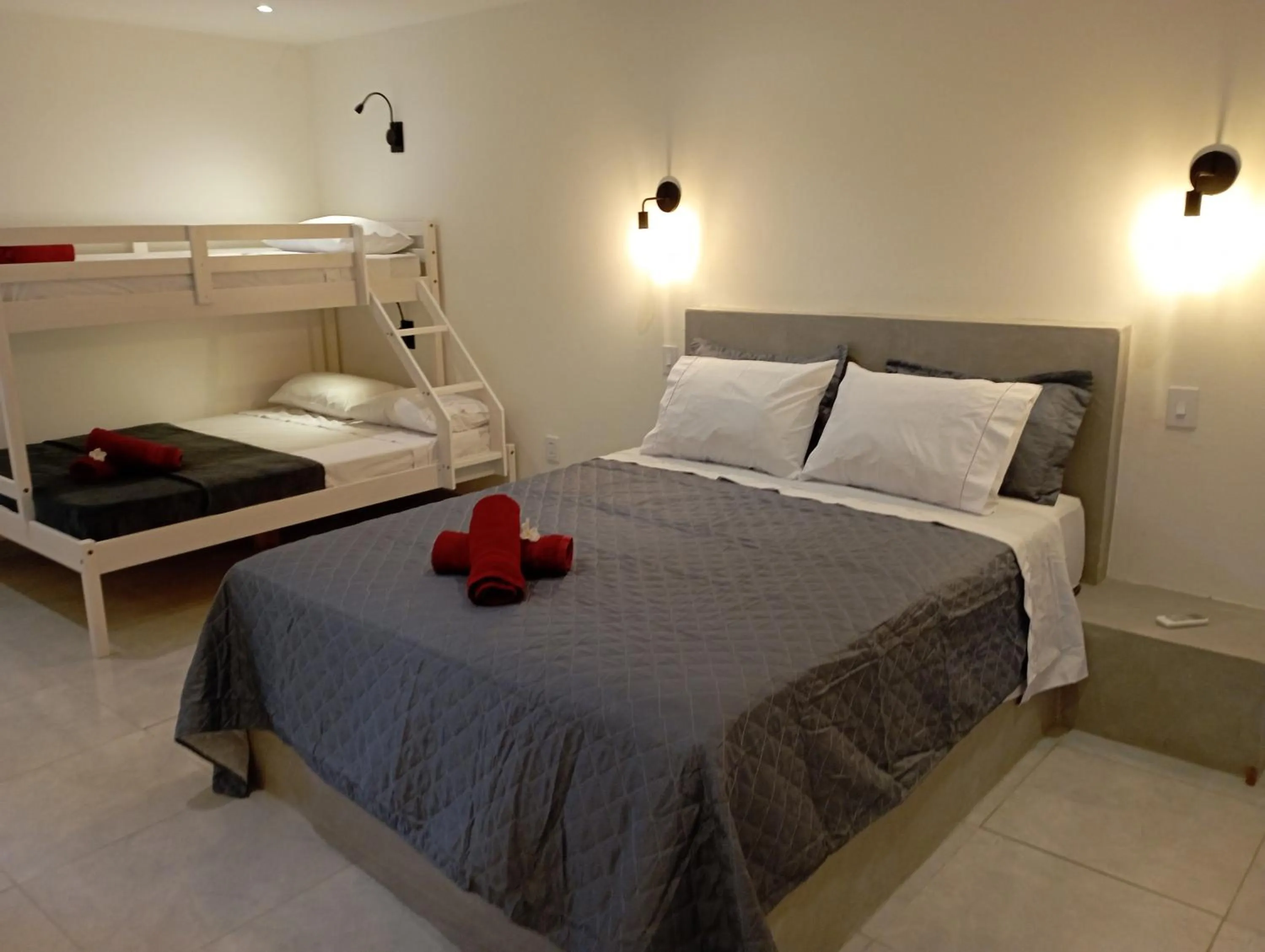 Photo of the whole room, Bed in Pousada Casa Do Cocotier