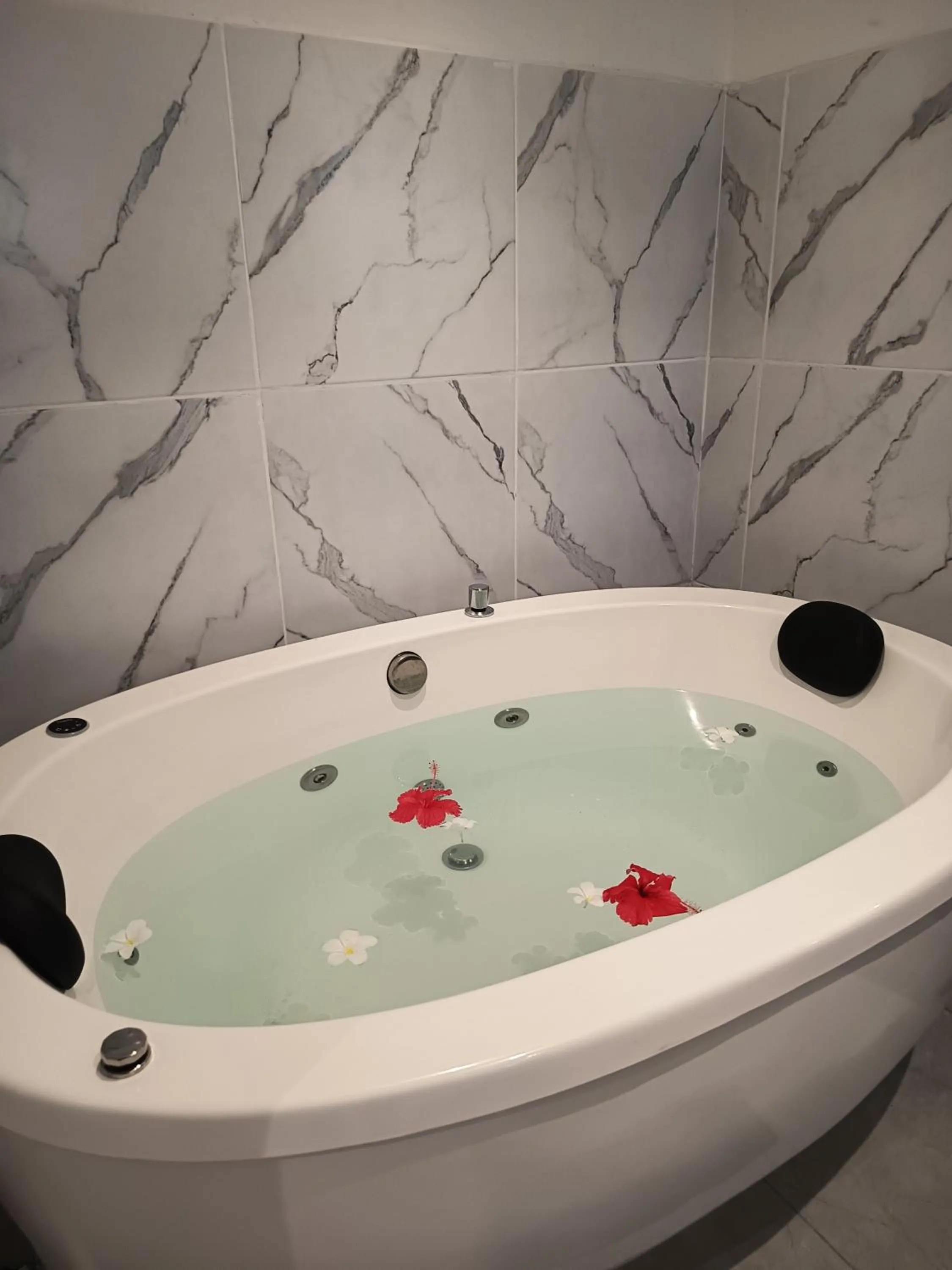 Hot Tub in Pousada Casa Do Cocotier