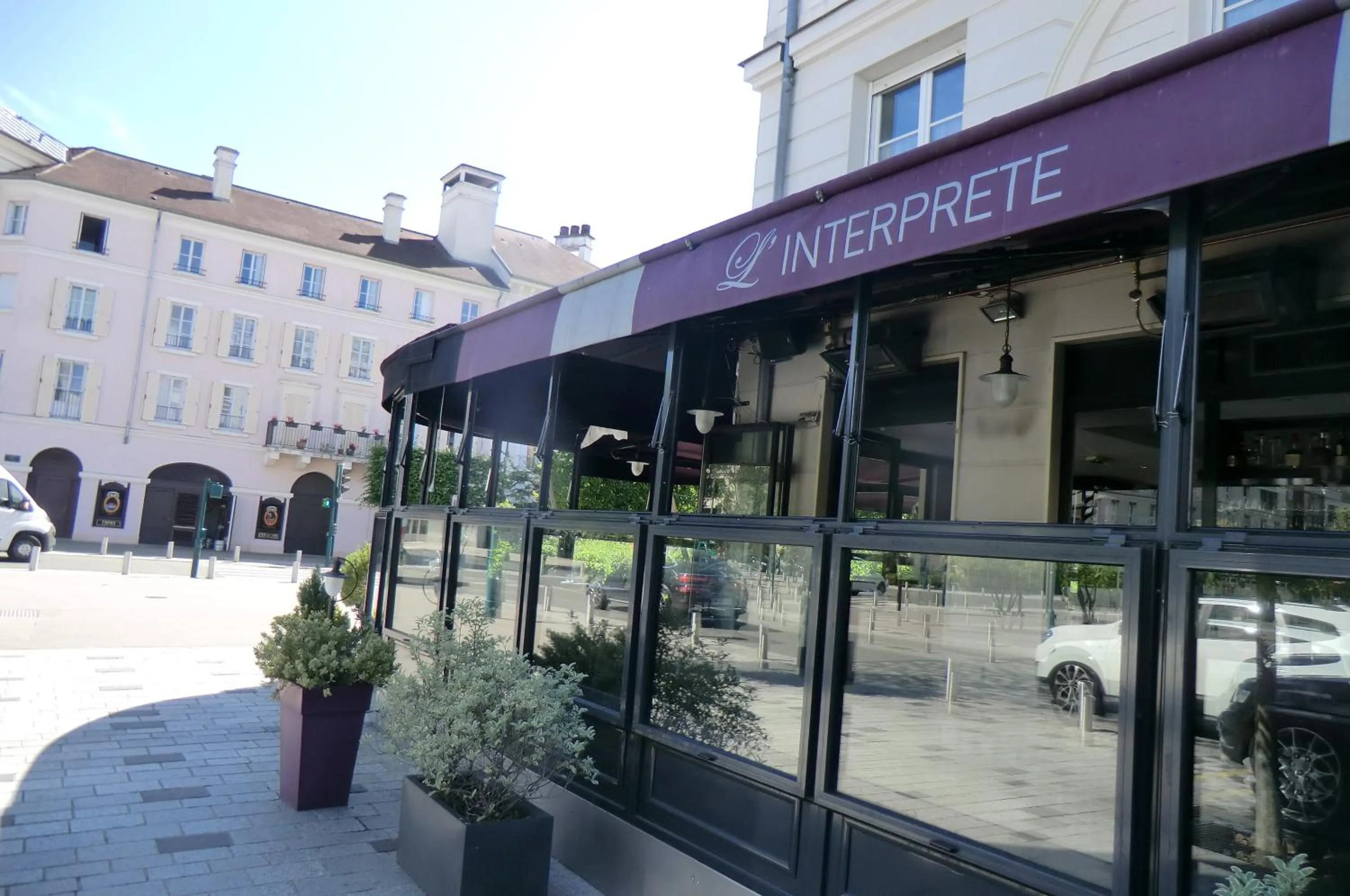 Restaurant/places to eat in Appartement Serris