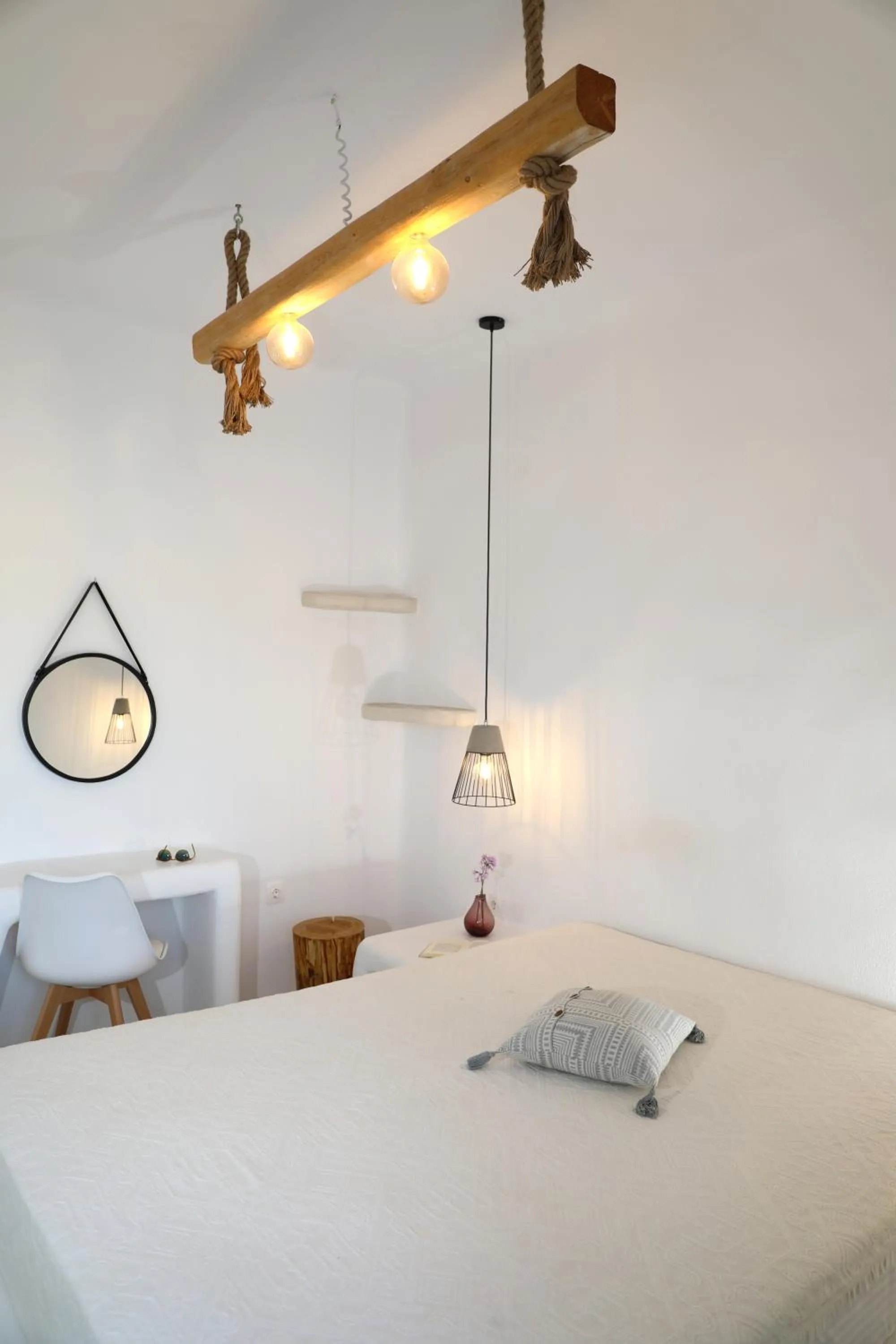 Bed in Irida Vacation Suites