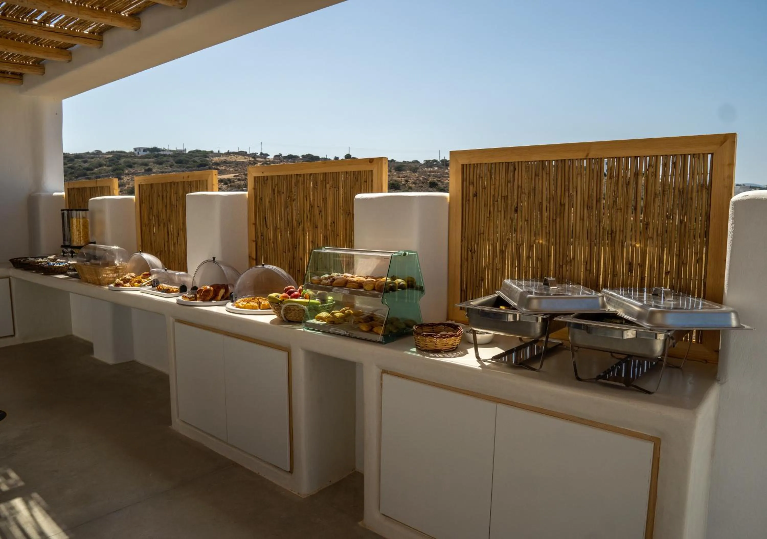 Food and drinks in Irida Vacation Suites