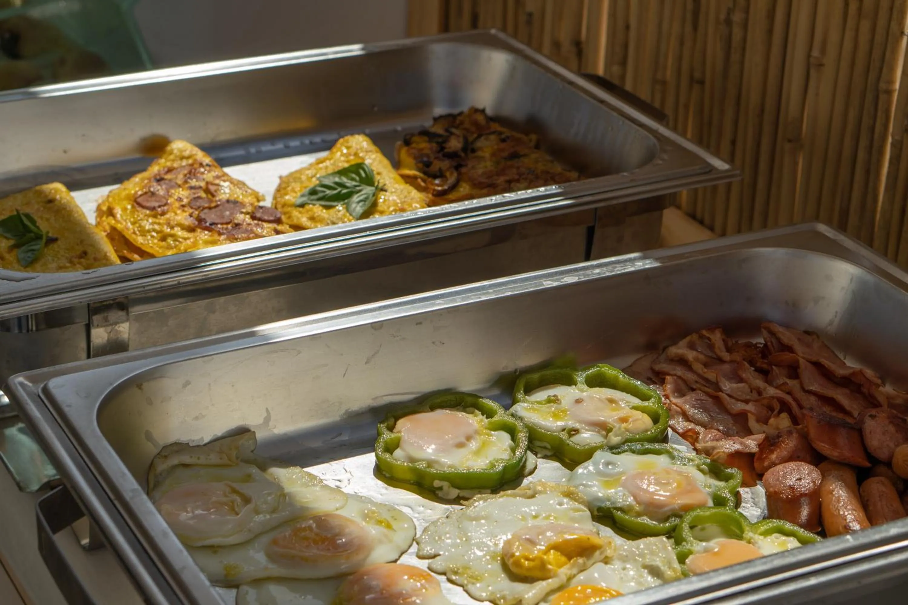 Food and drinks in Irida Vacation Suites