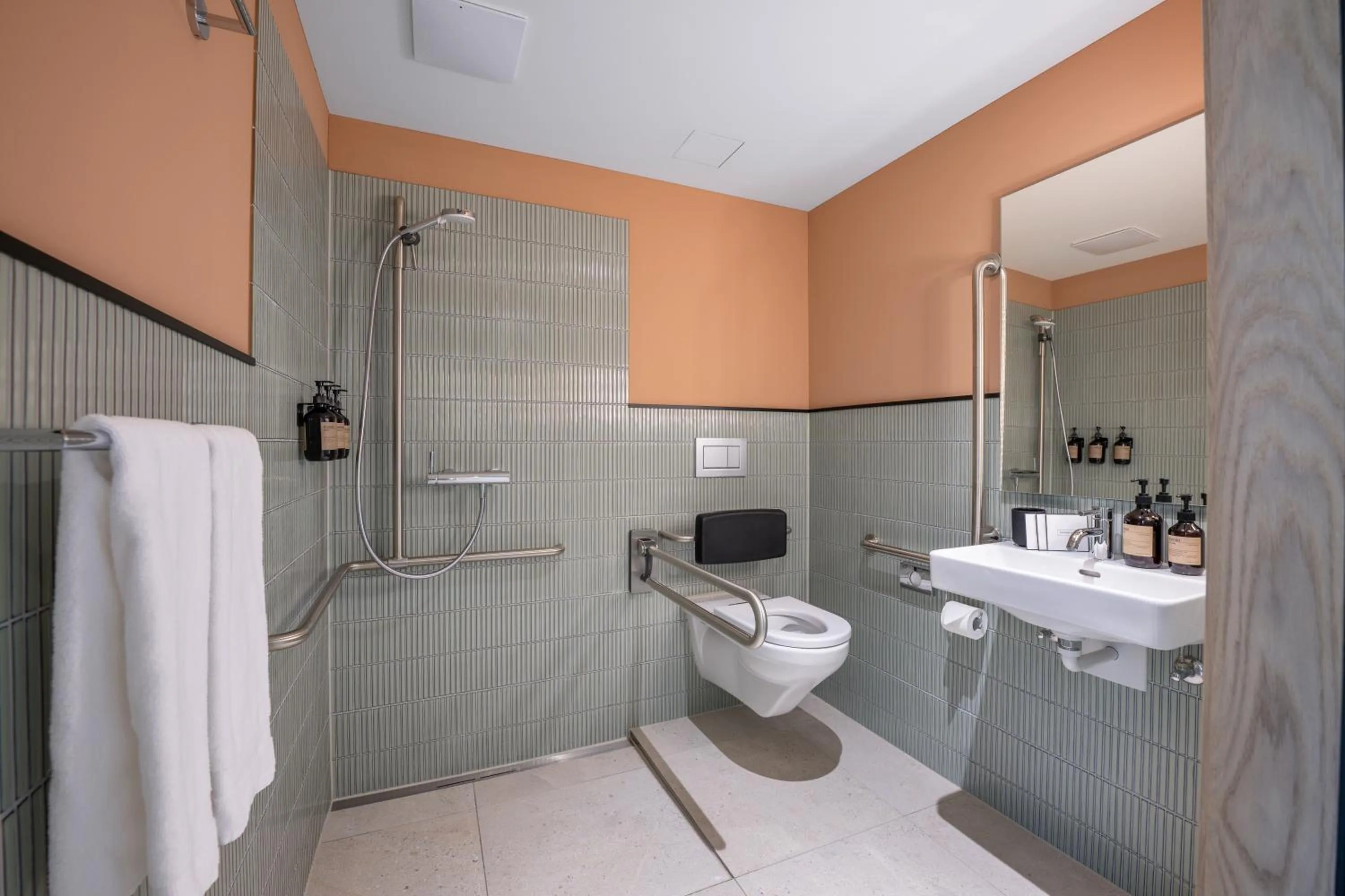 Shower in Hotel Meierhof