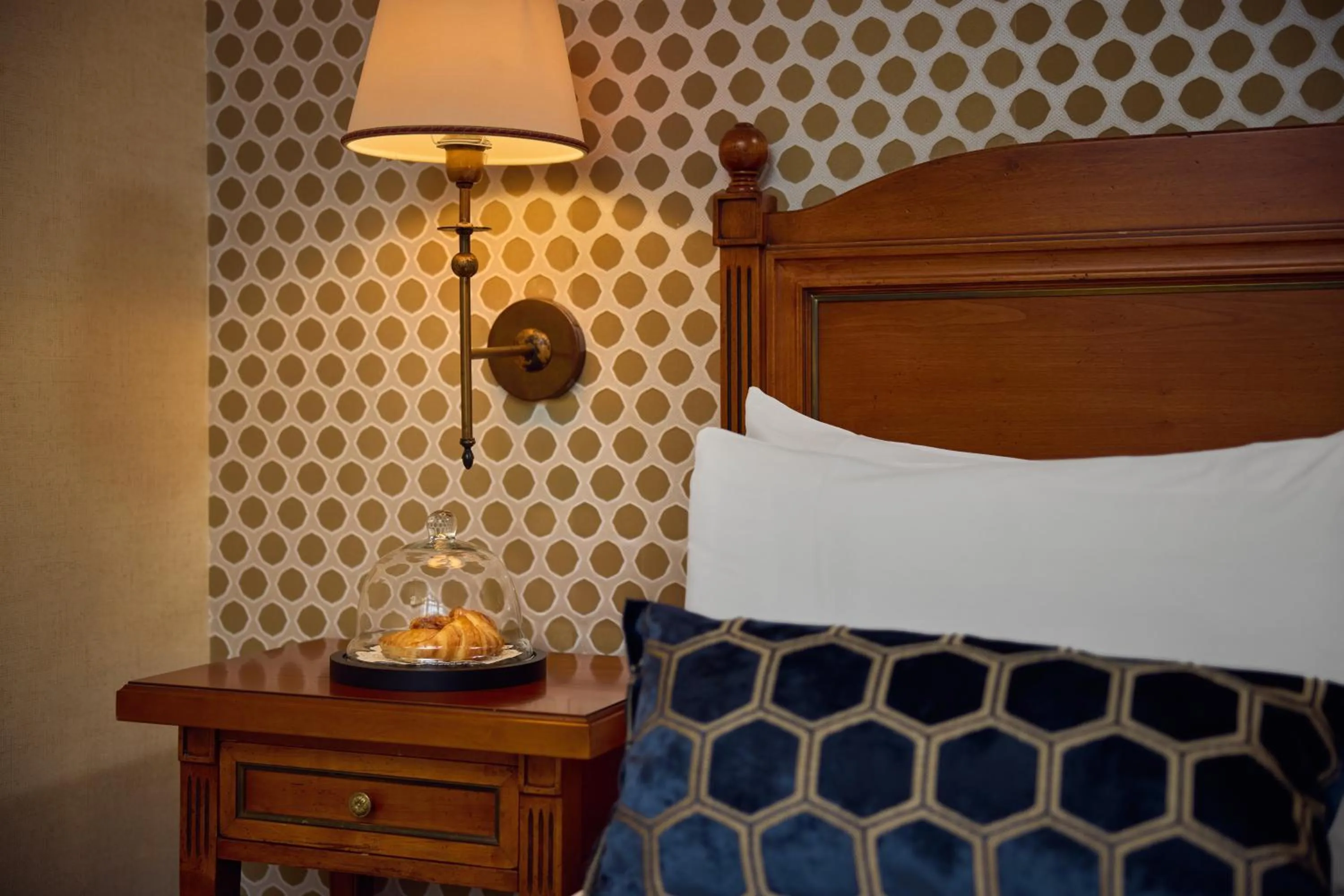 Bed in Dikker & Thijs Hotel