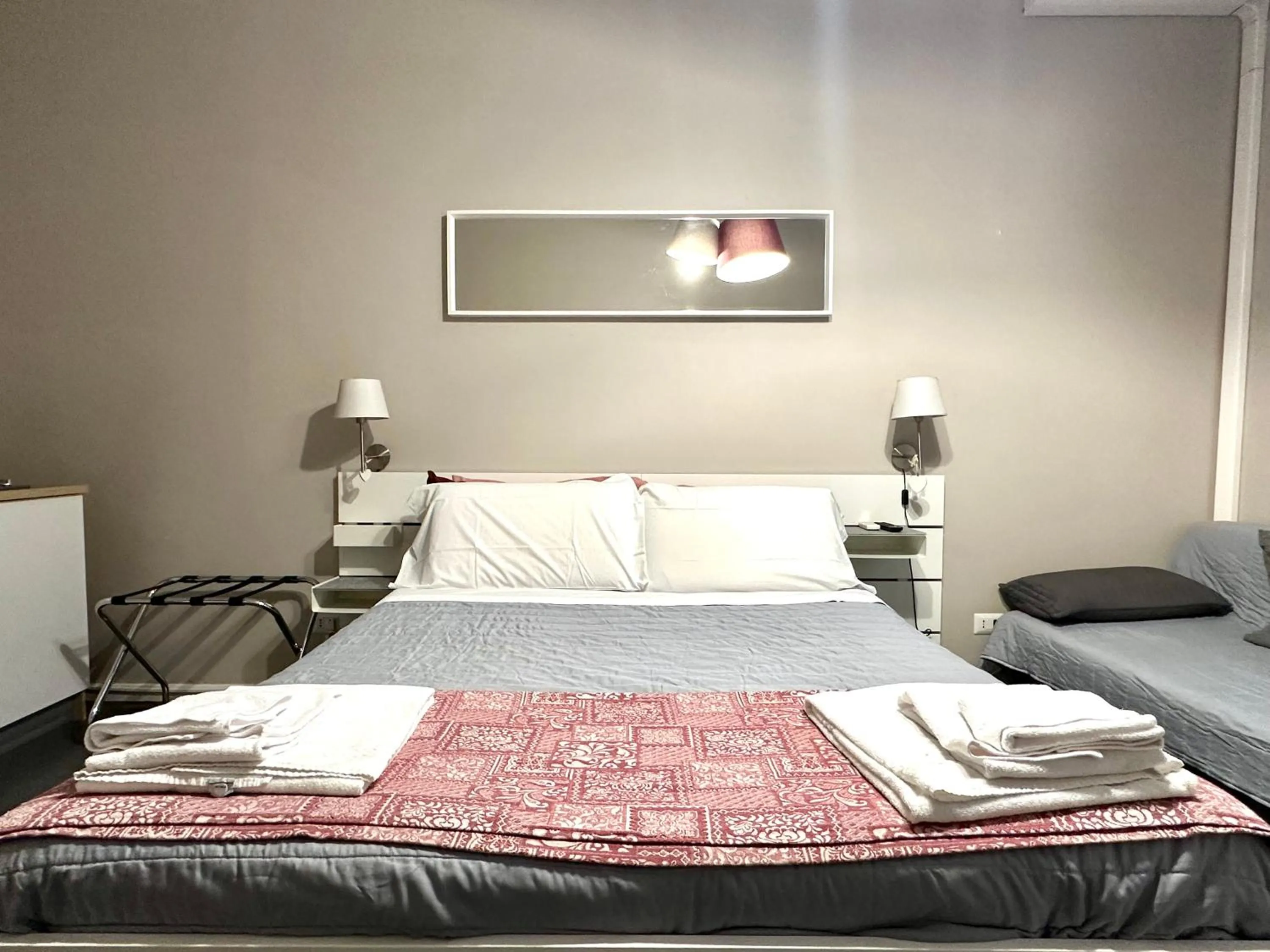 Bed in Le Due Civette Roma