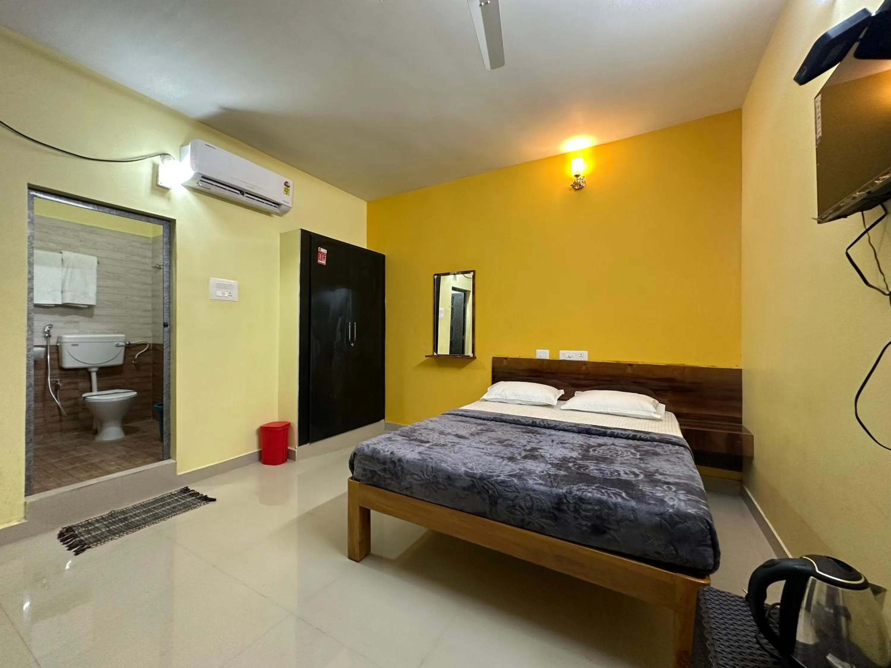 TV and multimedia in The Kaya Inn Srirangam